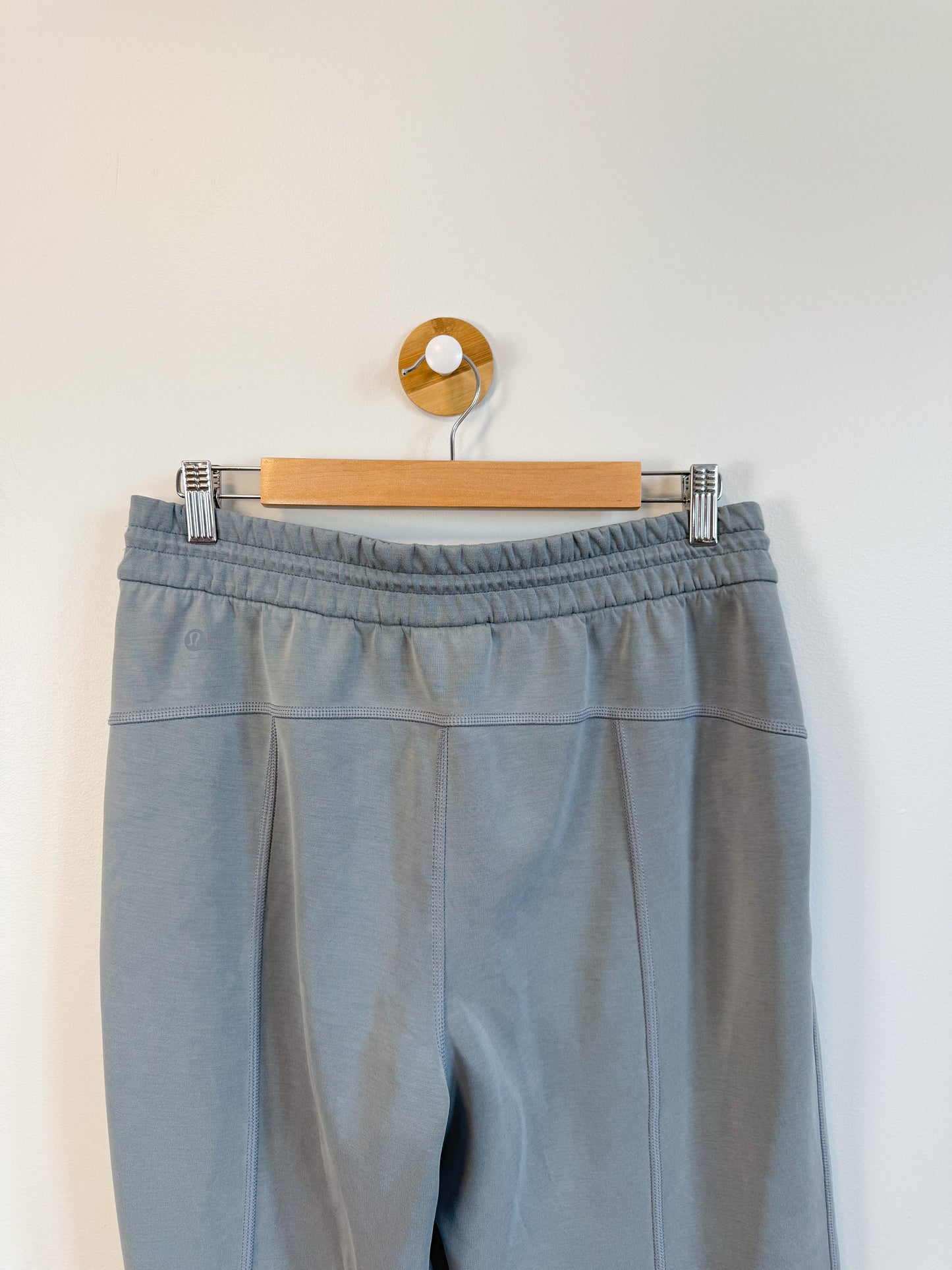 Lululemon "Softstreme High-Rise Straight-Leg Cropped Pant in Belgium Blue" (Size 10)
