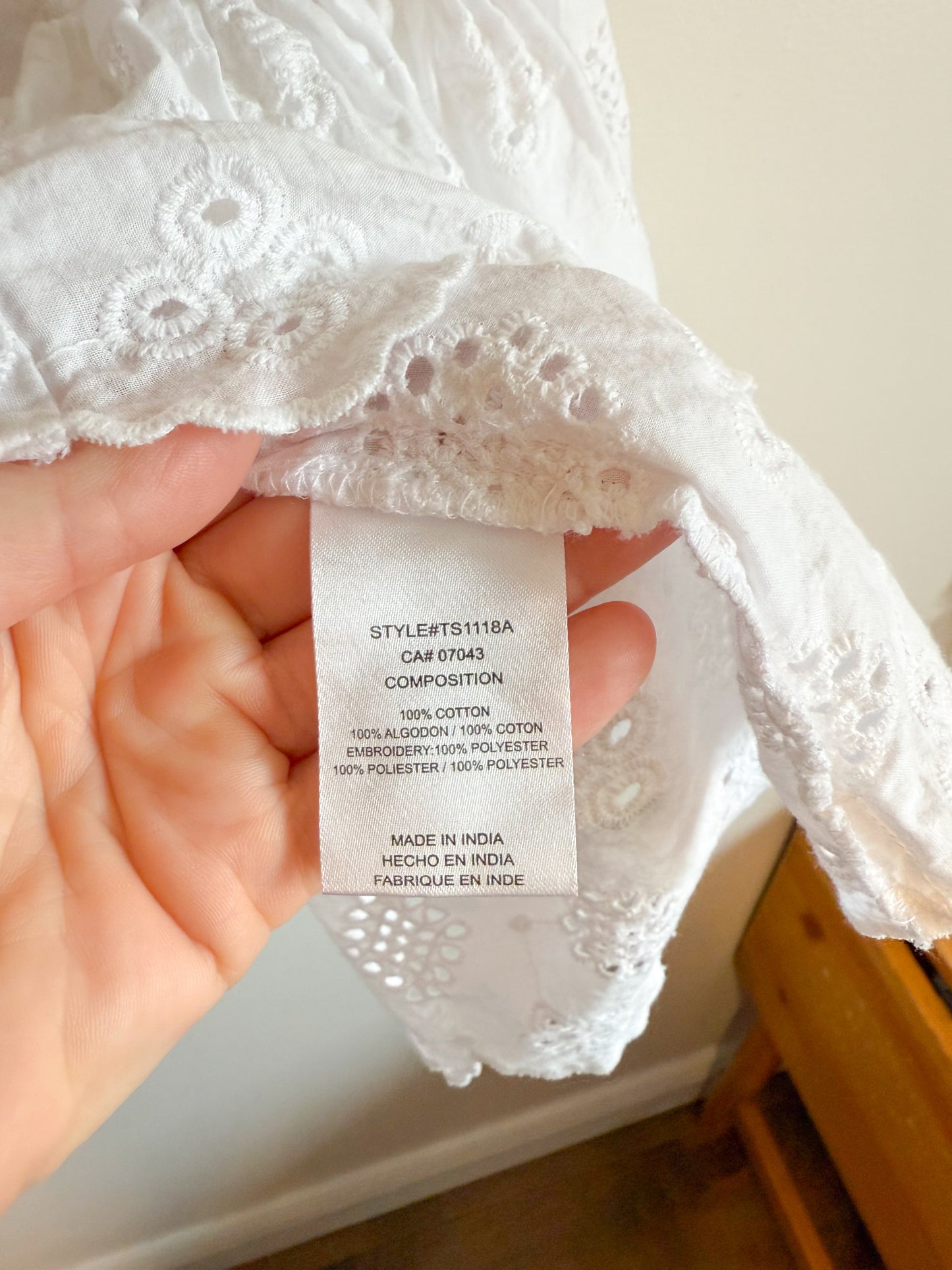 dRA Los Angeles White Eyelet Ruffled Blouse (Size S)