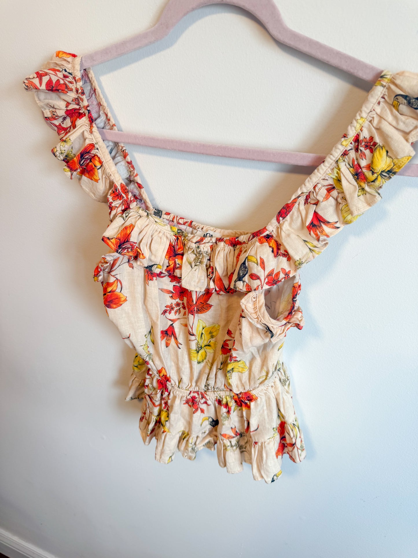 dRA Los Angeles Linen Ruffled Tank in Floral/Tucan Print (Size S)
