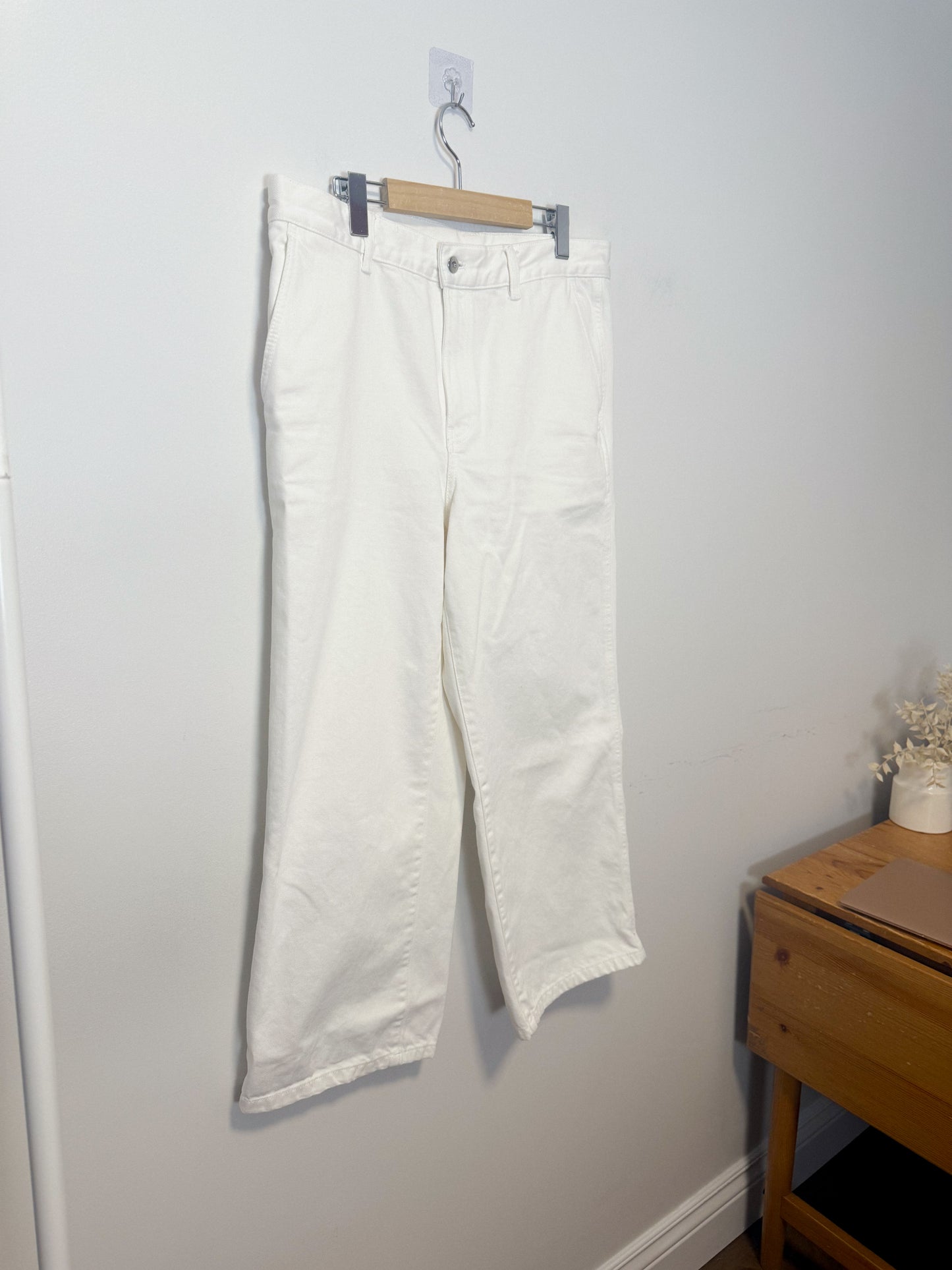 Massimo Dutti High Waist Wide Leg Jeans in White (Size 12)