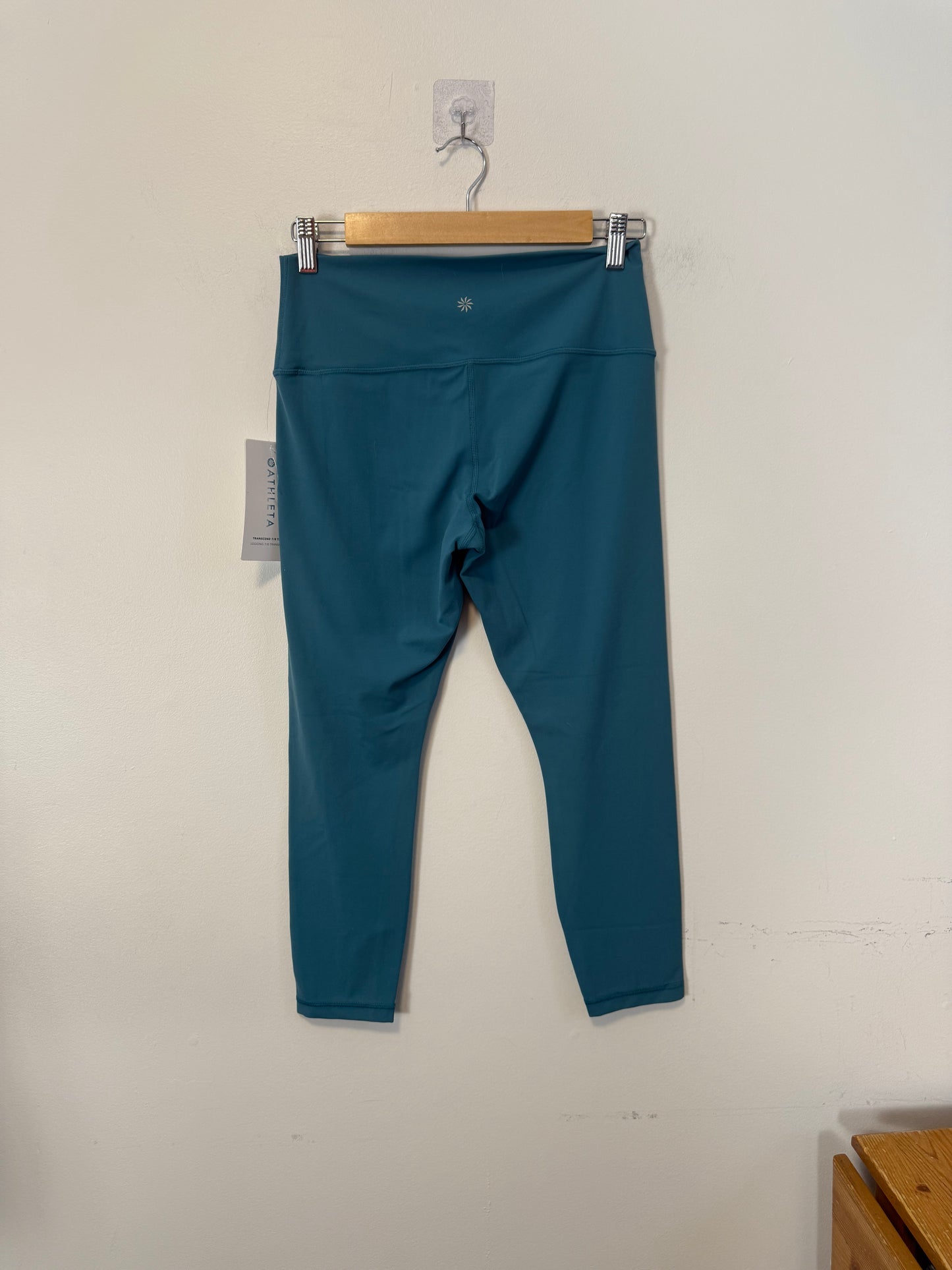 Athleta 7/8 Trascend Yoga Tights in Teal NWT (Size L)