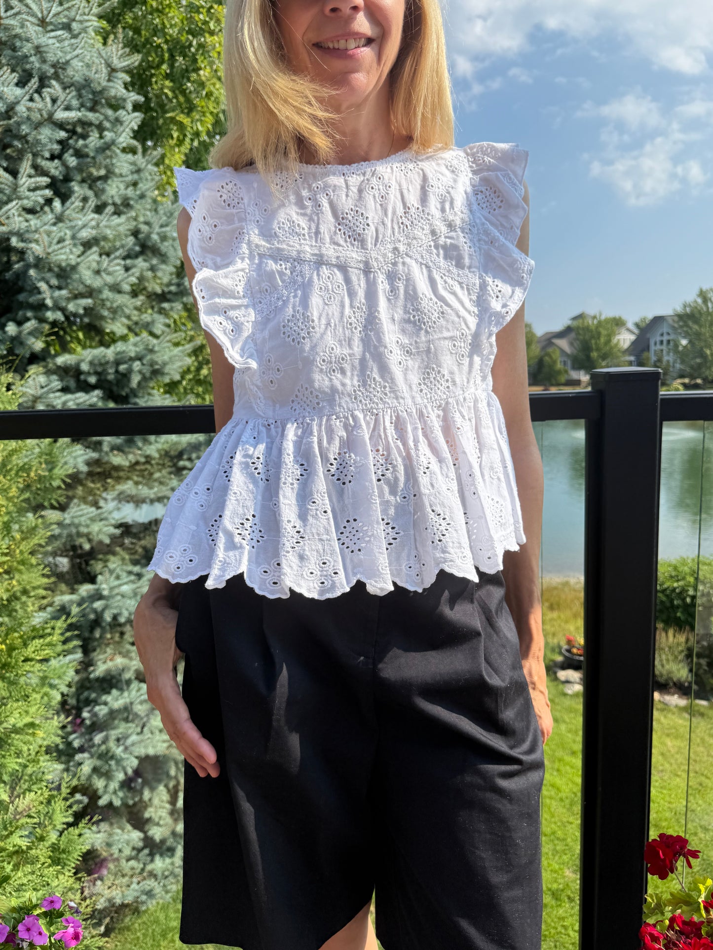 dRA Los Angeles White Eyelet Ruffled Blouse (Size S)