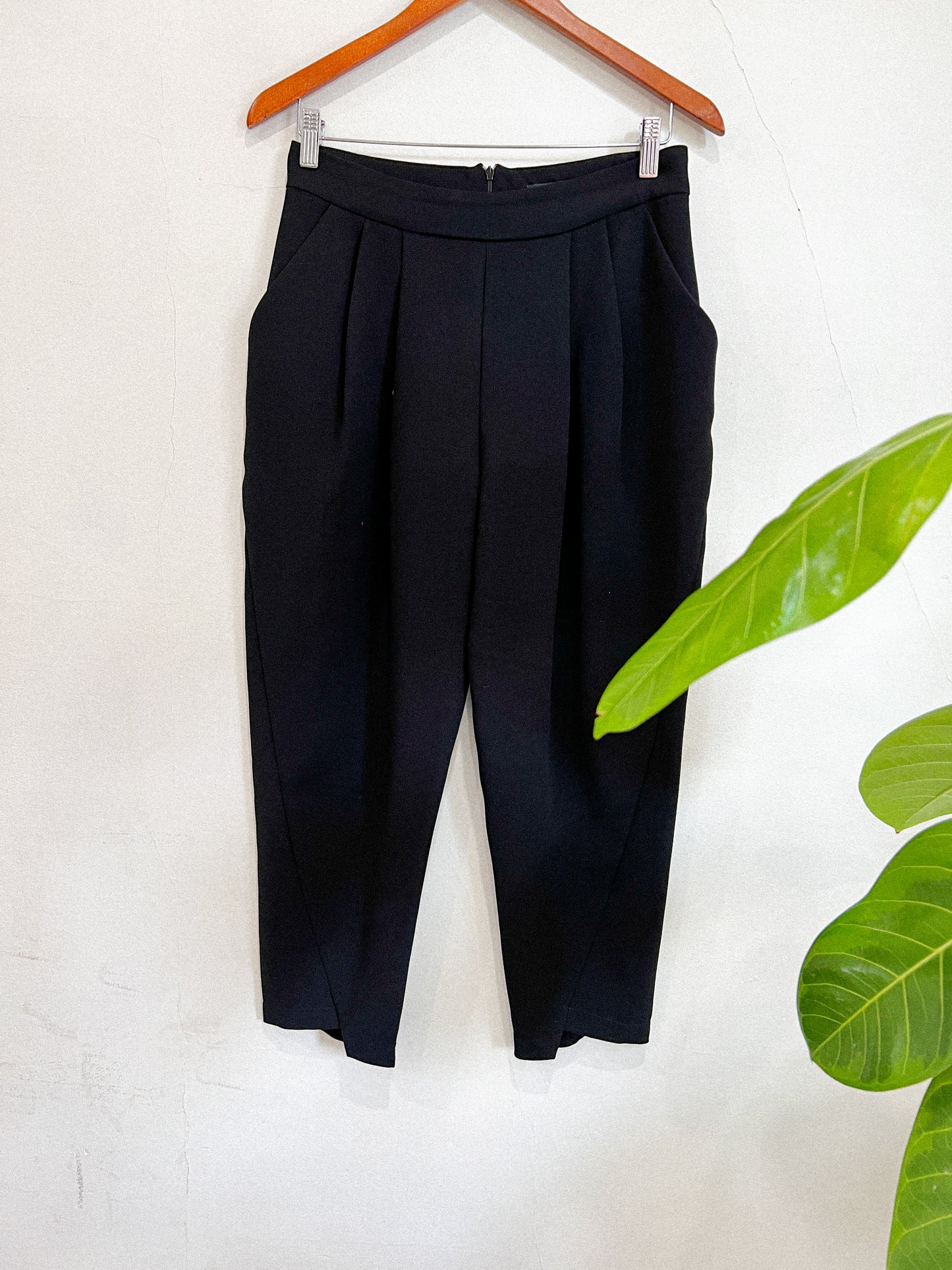 Valerie Dumaine Slow Fashion Cropped Trousers in Black (Size S)