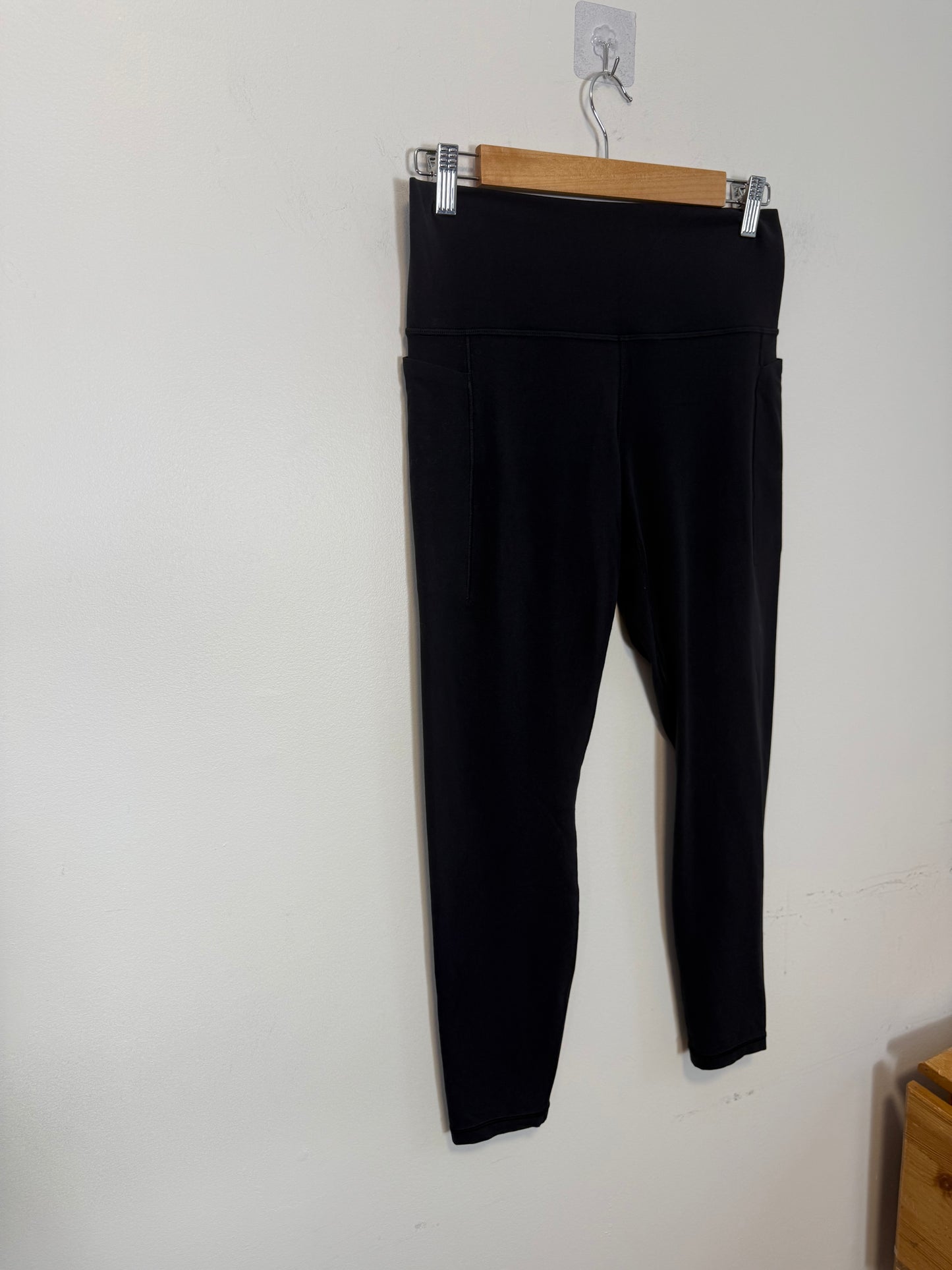 Athleta "Transcend Stash High Rise Legging in Black" (Size L)