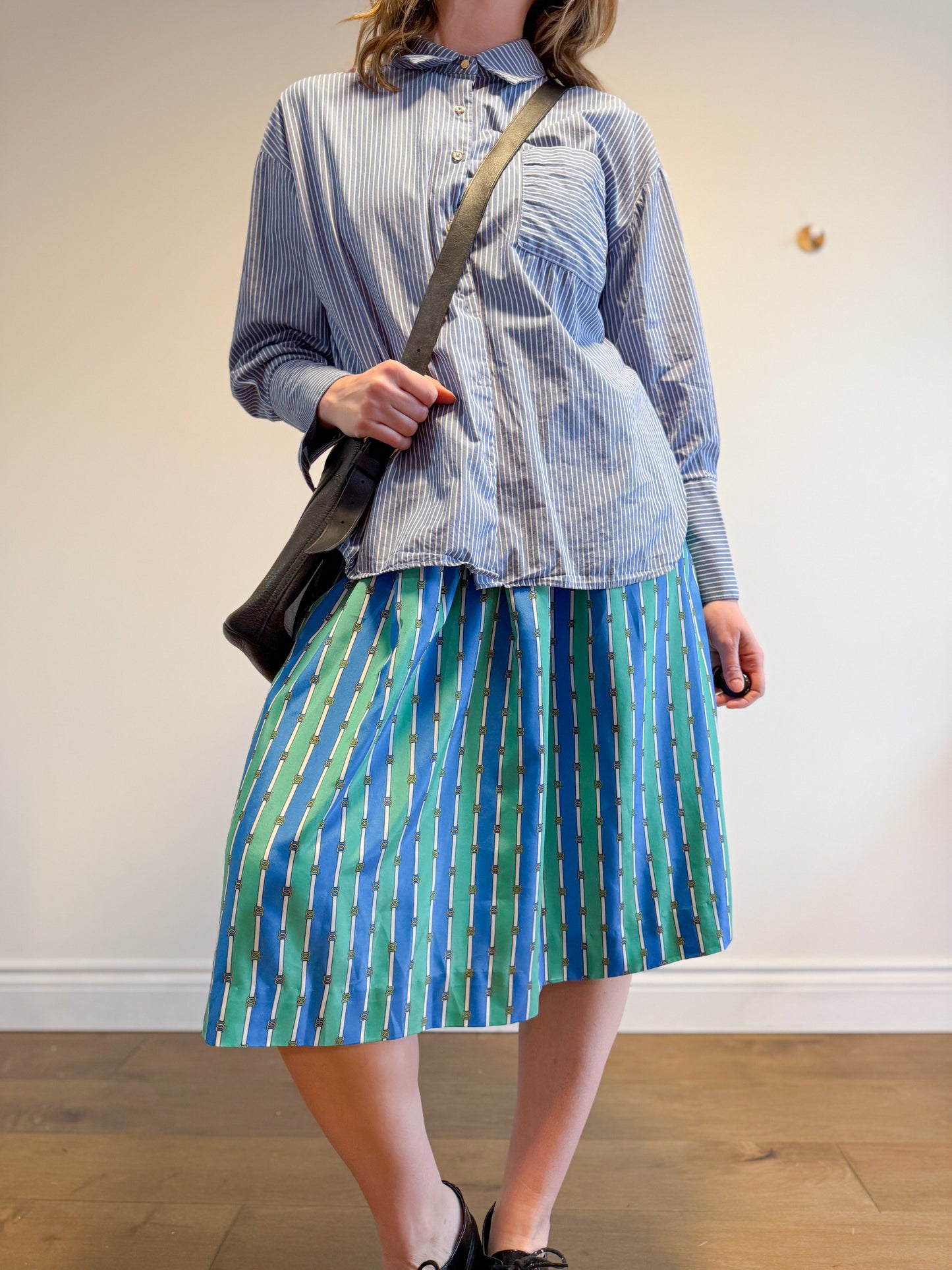 DKNY Cropped Blouse in Blue/White Stripe (Size L)