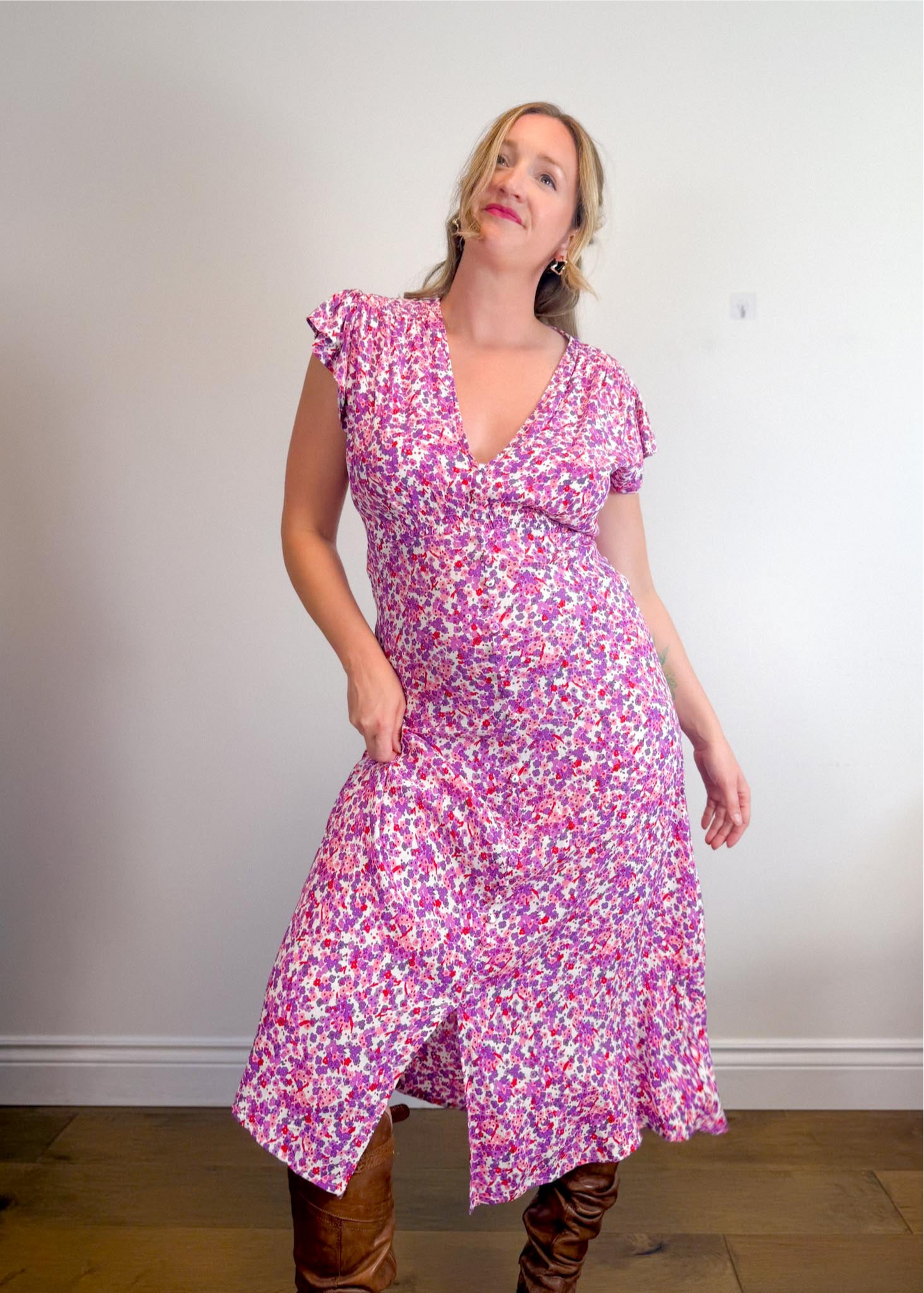 Faithful the Brand "Bellavista Midi Dress in Pink/Purple Floral" (Size L)