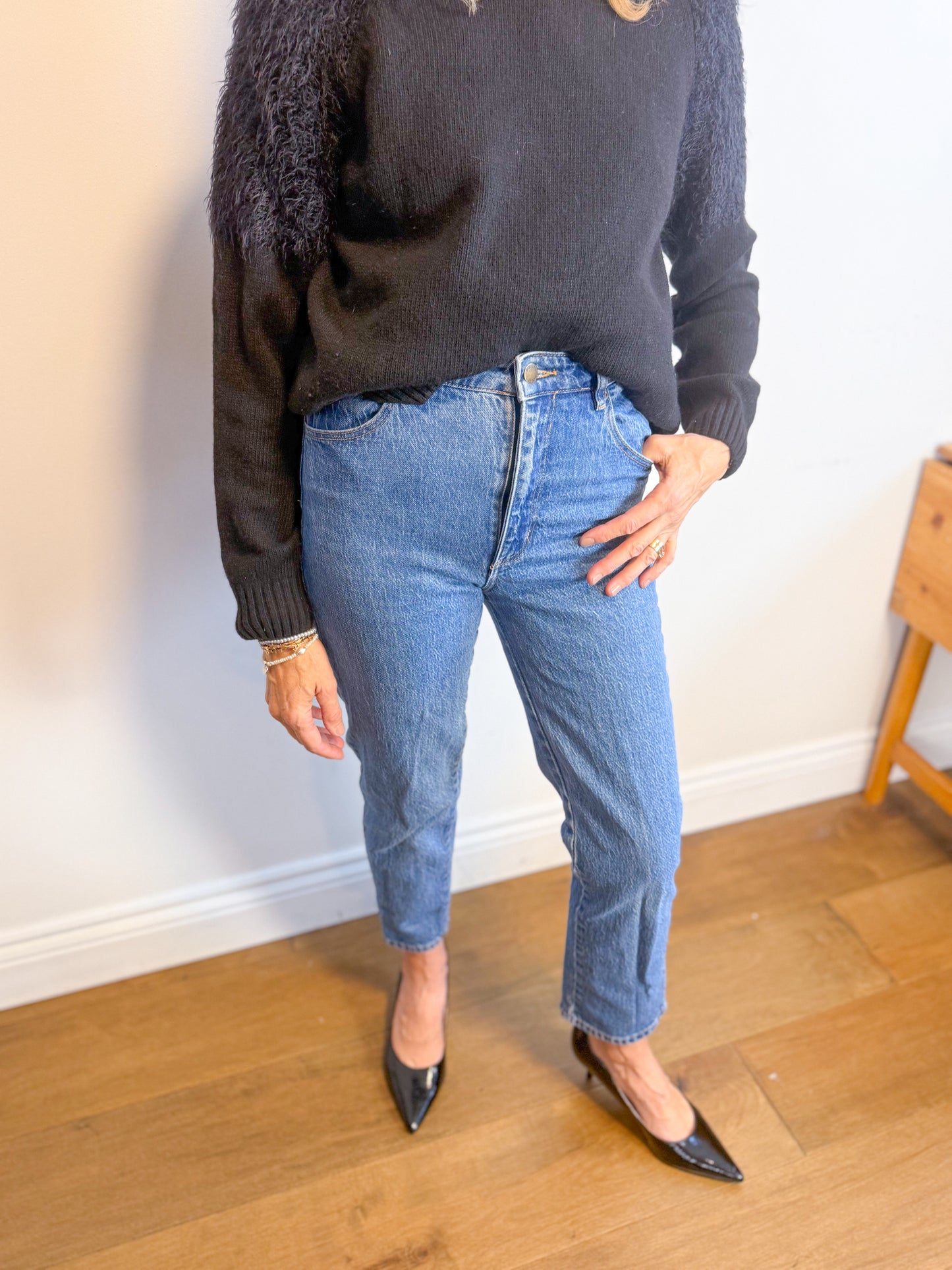 ROLLA'S "Original Straight Jean" in Medium Wash (Size 27)