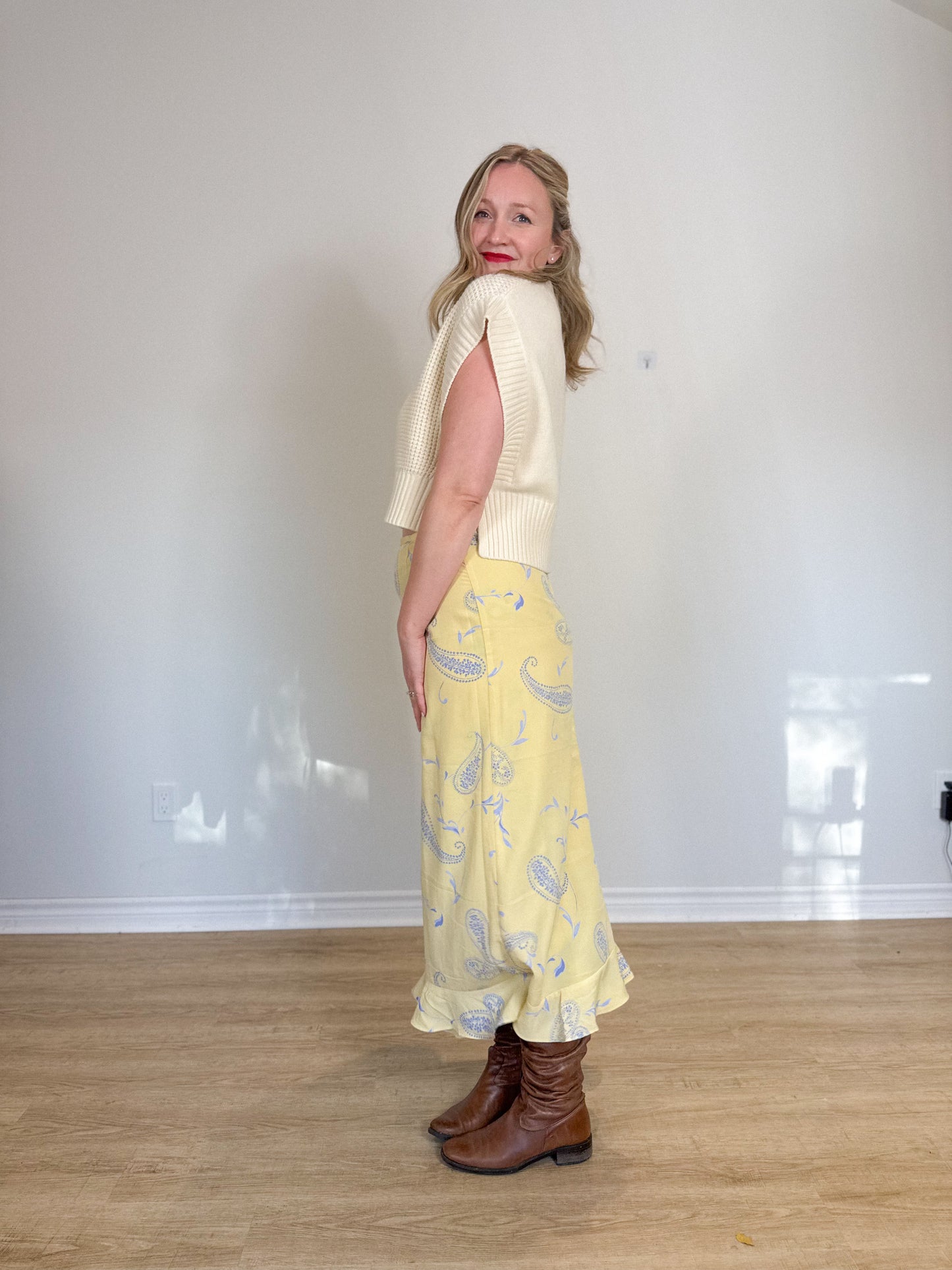 Vintage REVERSIBLE Floral & Paisley Midi Skirt in Yellow (Size L)