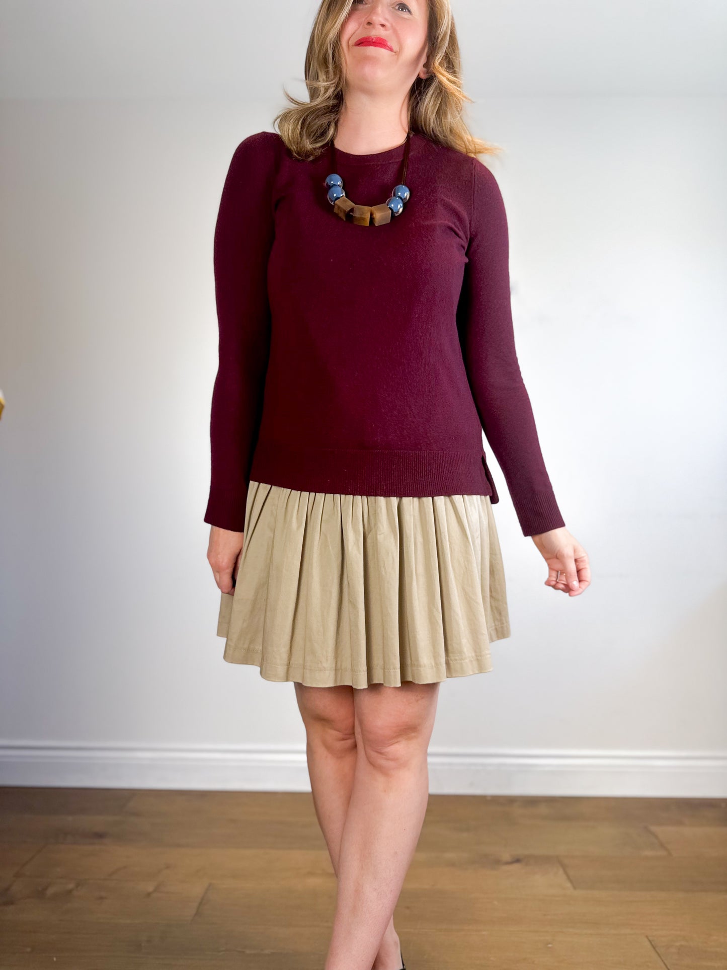 Vince Cashmere Sweater in Maroon (Size S)