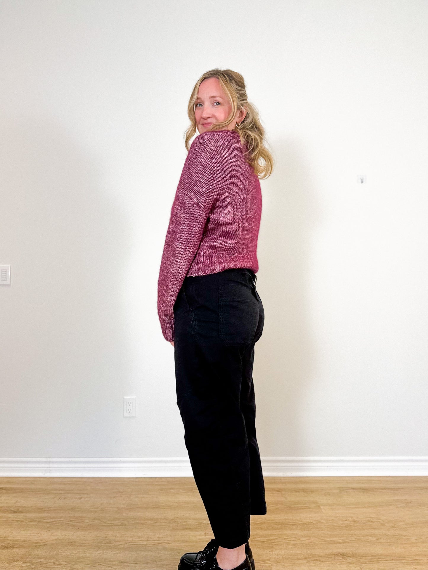 Anthropologie Pilcro "The Arin Mid-Rise Button-Front Barrel Pants in Black" (Size 31)