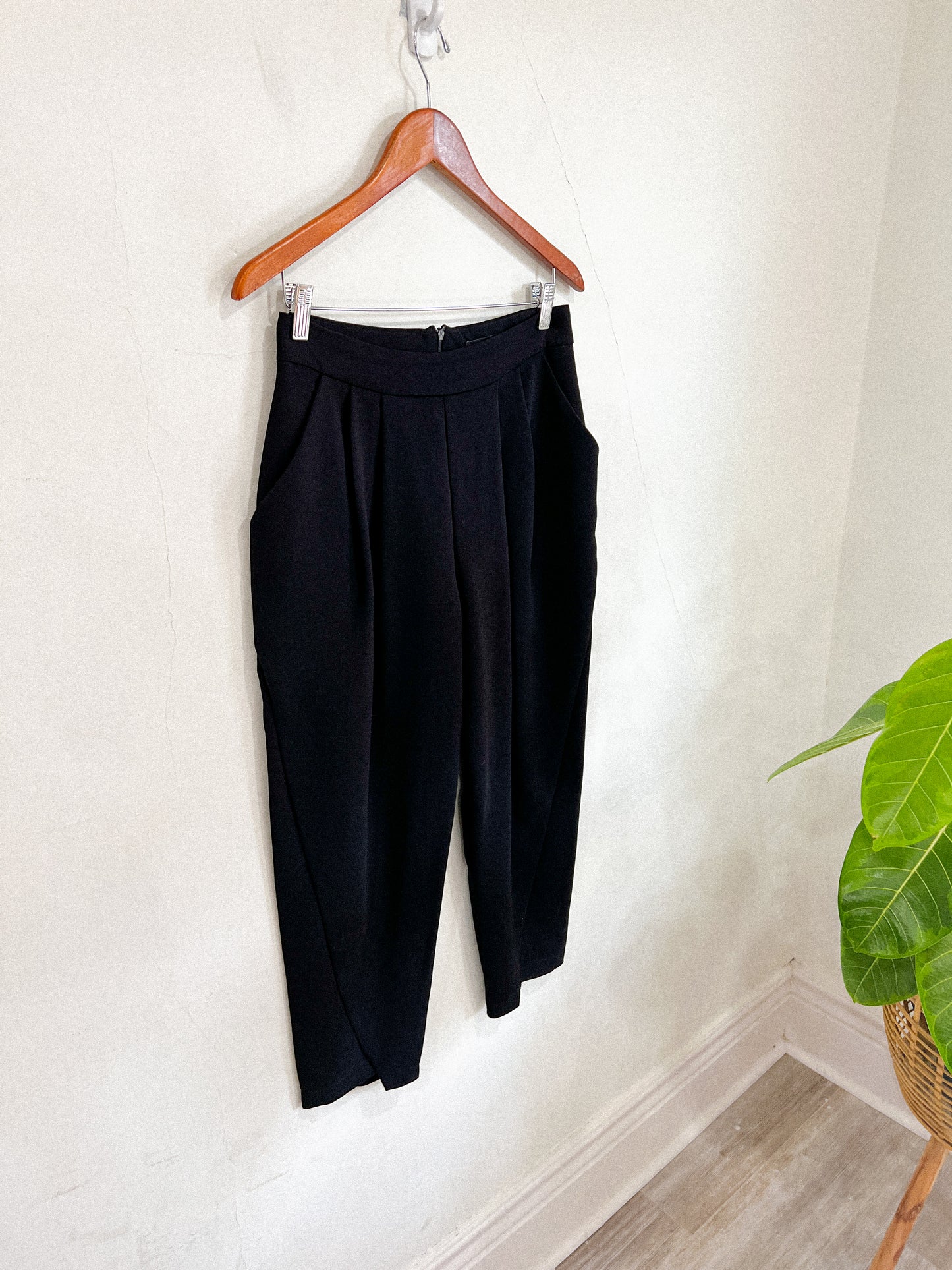 Valerie Dumaine Slow Fashion Cropped Trousers in Black (Size S)