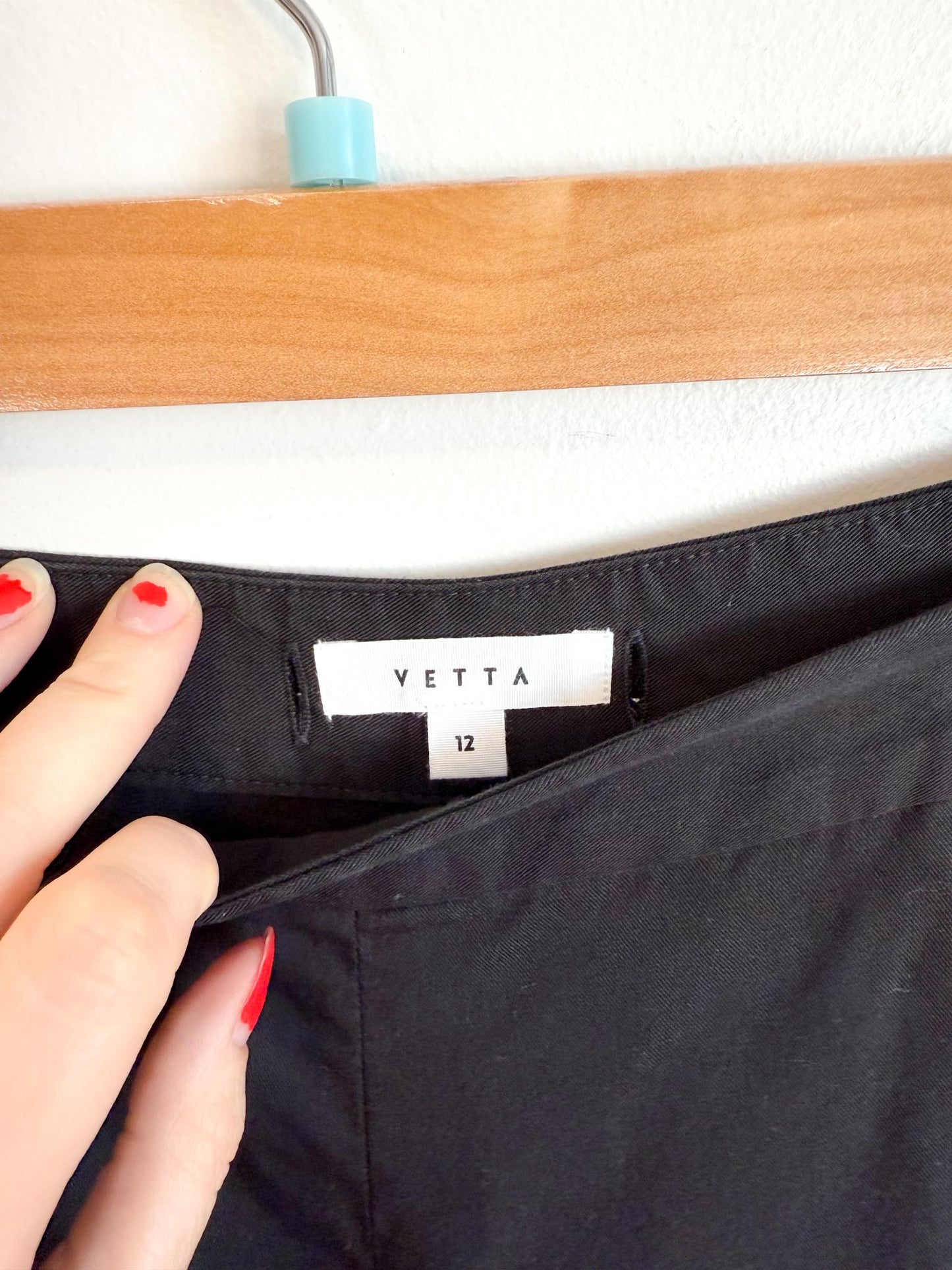 VETTA Sustainable Wide Leg Cropped Trousers in Black (Size 12)