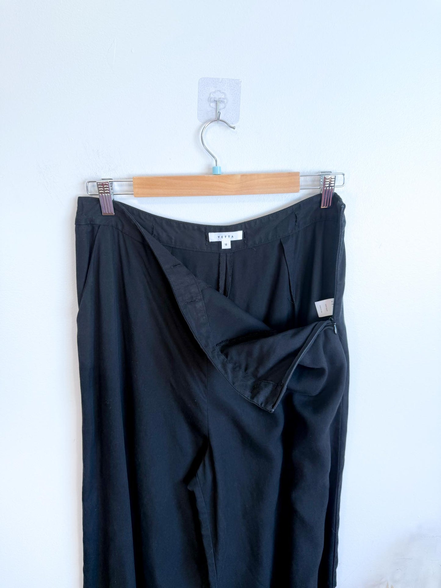 VETTA Sustainable Wide Leg Cropped Trousers in Black (Size 12)