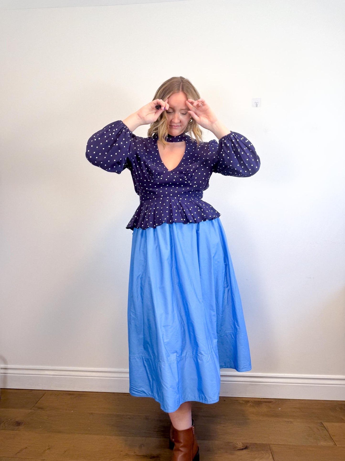 Banana Republic Full Midi Skirt in Blue (Size M/L)