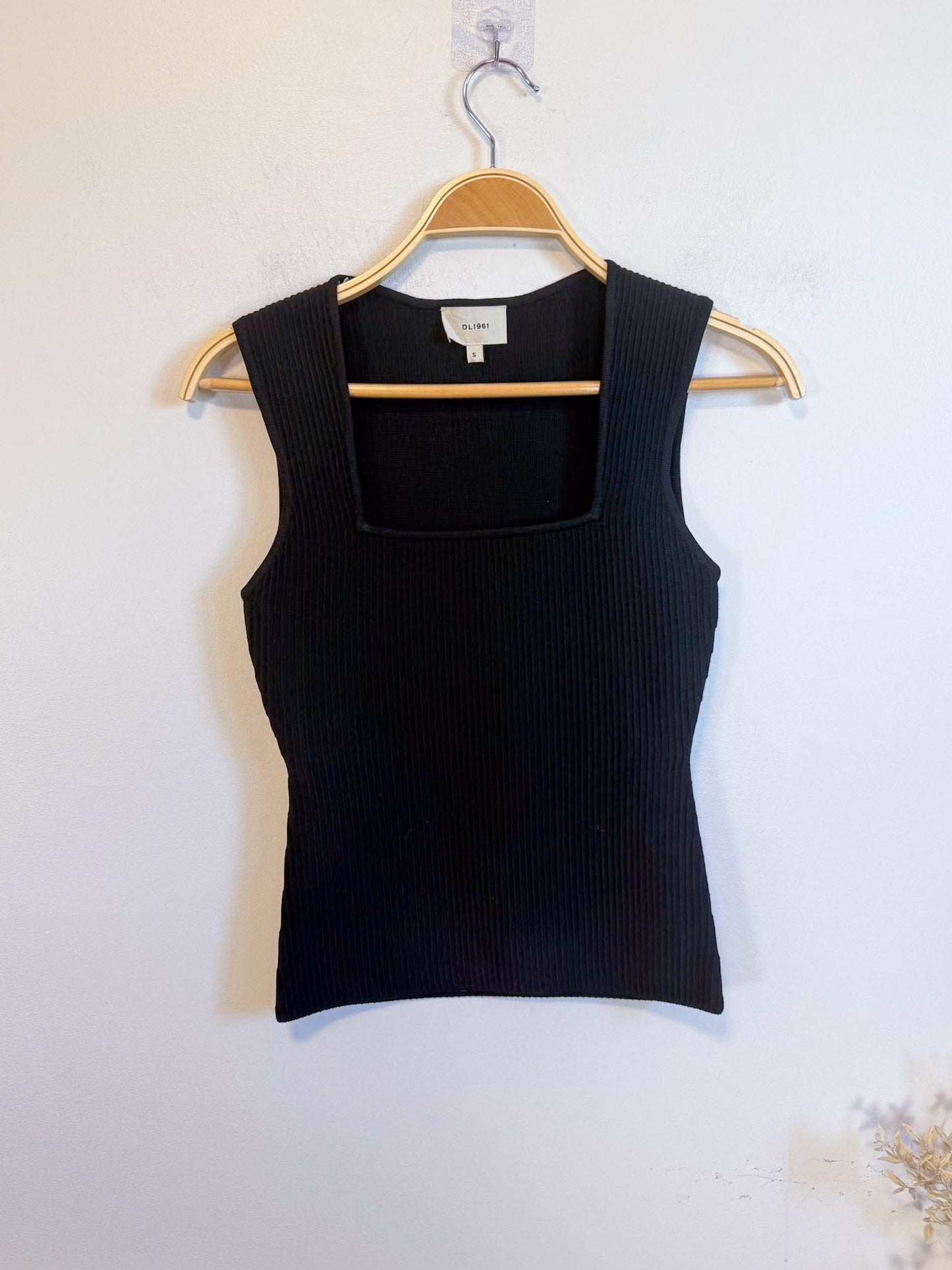 DL1961 "Square Neck Top Instasculpt™ Rib in Black" (Size S)