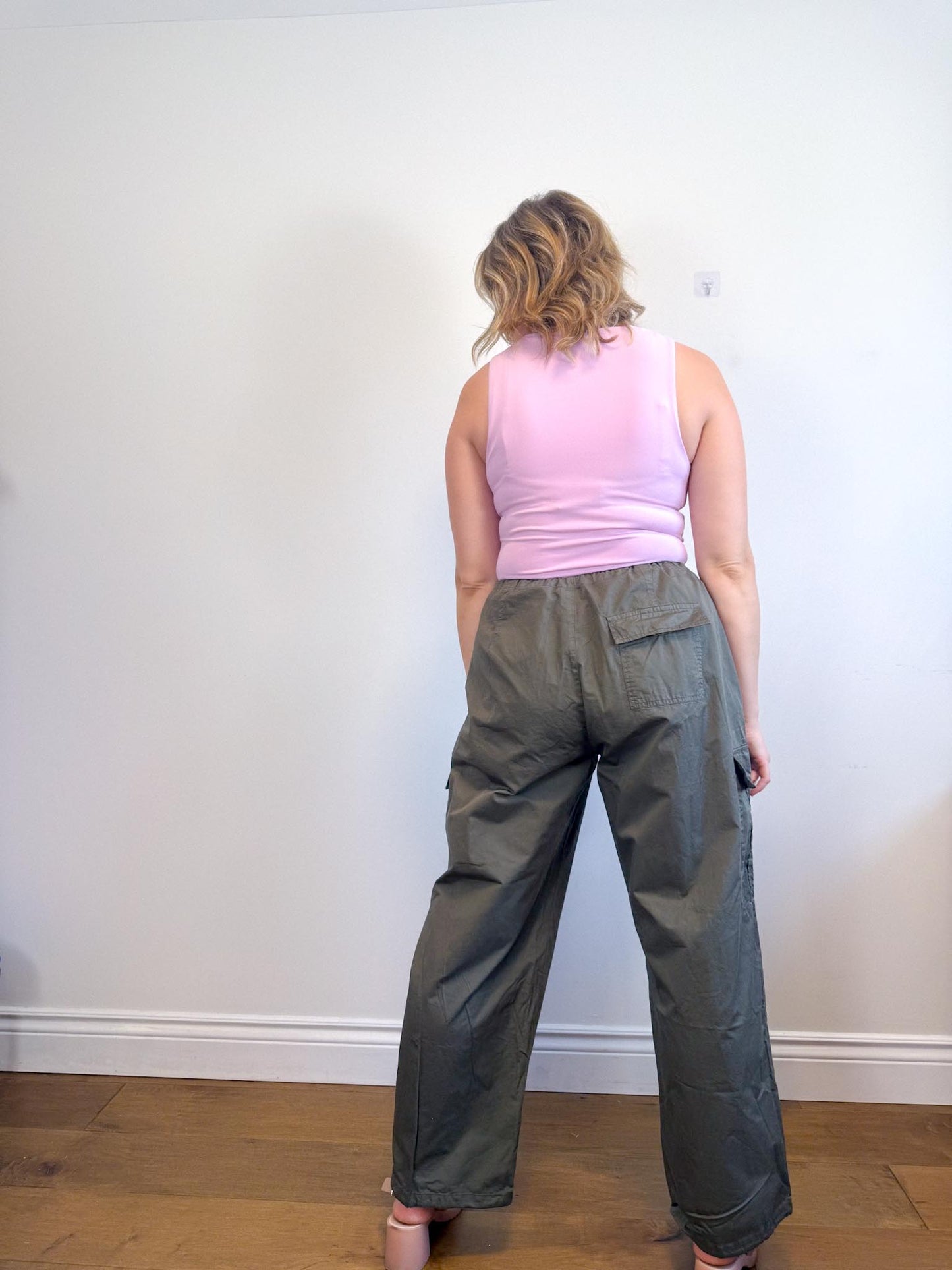 Good American "Parachute Pants in Fatigue" NWT (SIze XL)