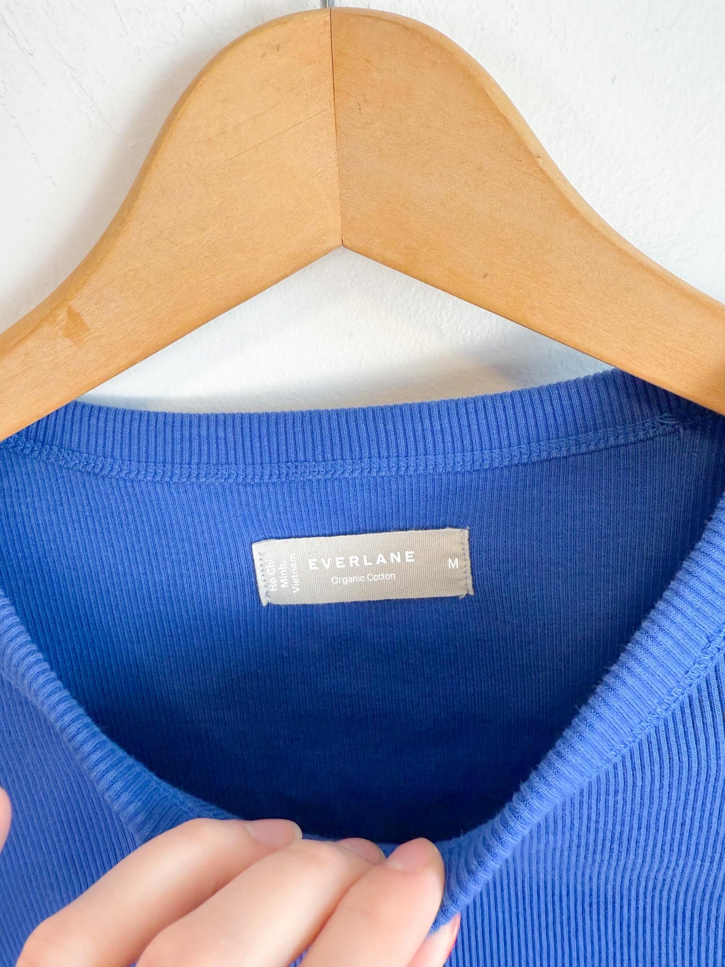 Everlane "The ’90s Rib Tee in Blue" (Size M)