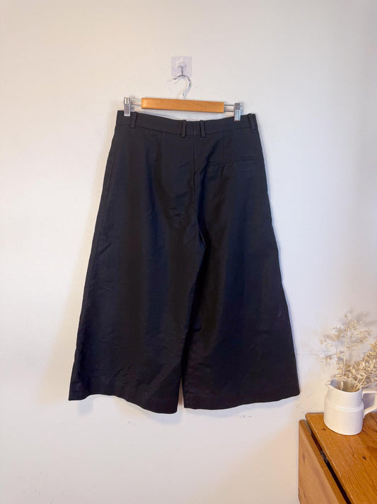 COS Wide Leg Cropped Trousers in Black (Size 10)