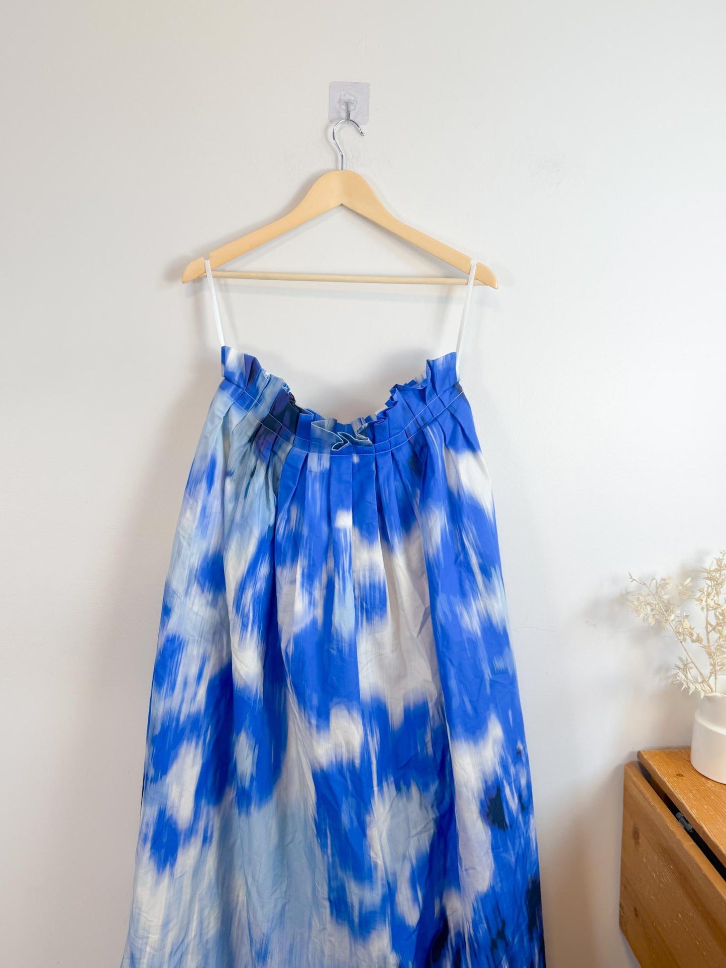 Carolina Herrera Designer "Maxi A-Line Women's Silk/Cotton Skirt in Blue/White Tie Dye" NWT (Size 12)