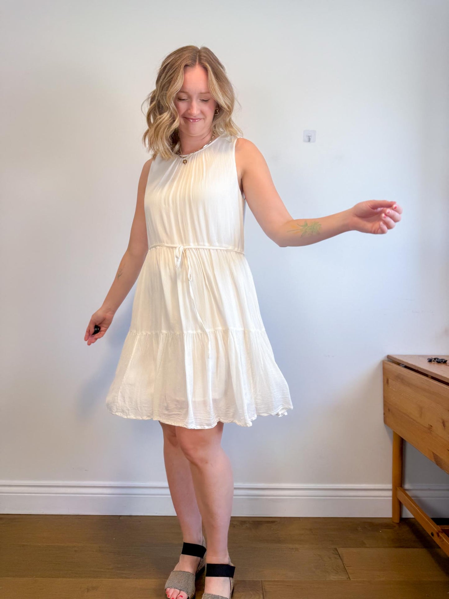 Banana Republic Tiered Mini Dress in White (Size L)