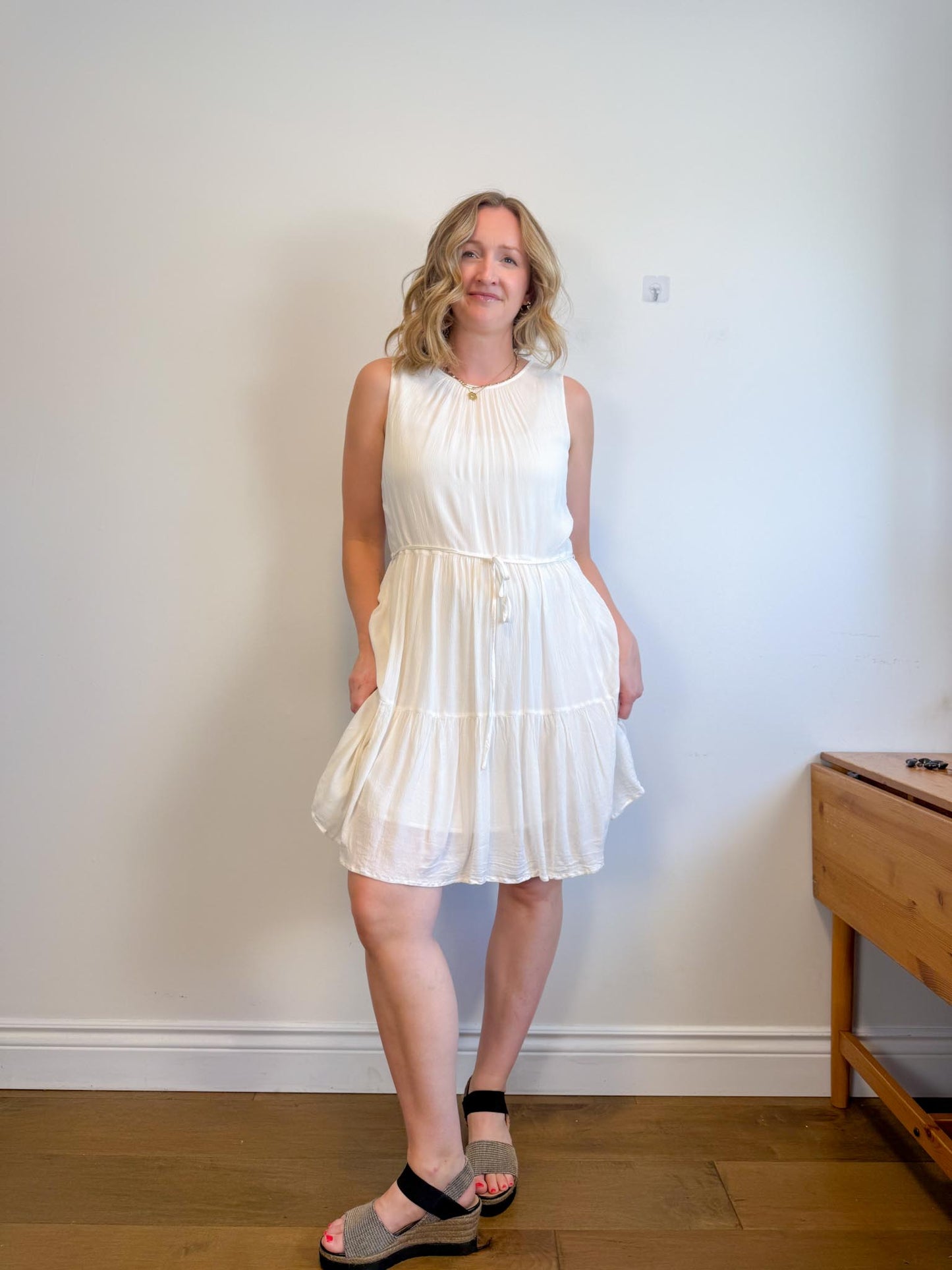 Banana Republic Tiered Mini Dress in White (Size L)