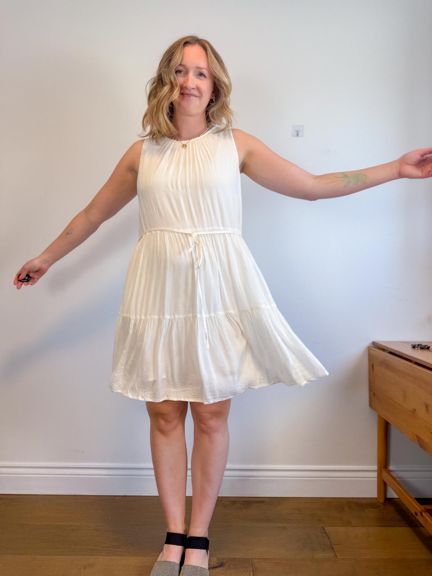 Banana Republic Tiered Mini Dress in White (Size L)