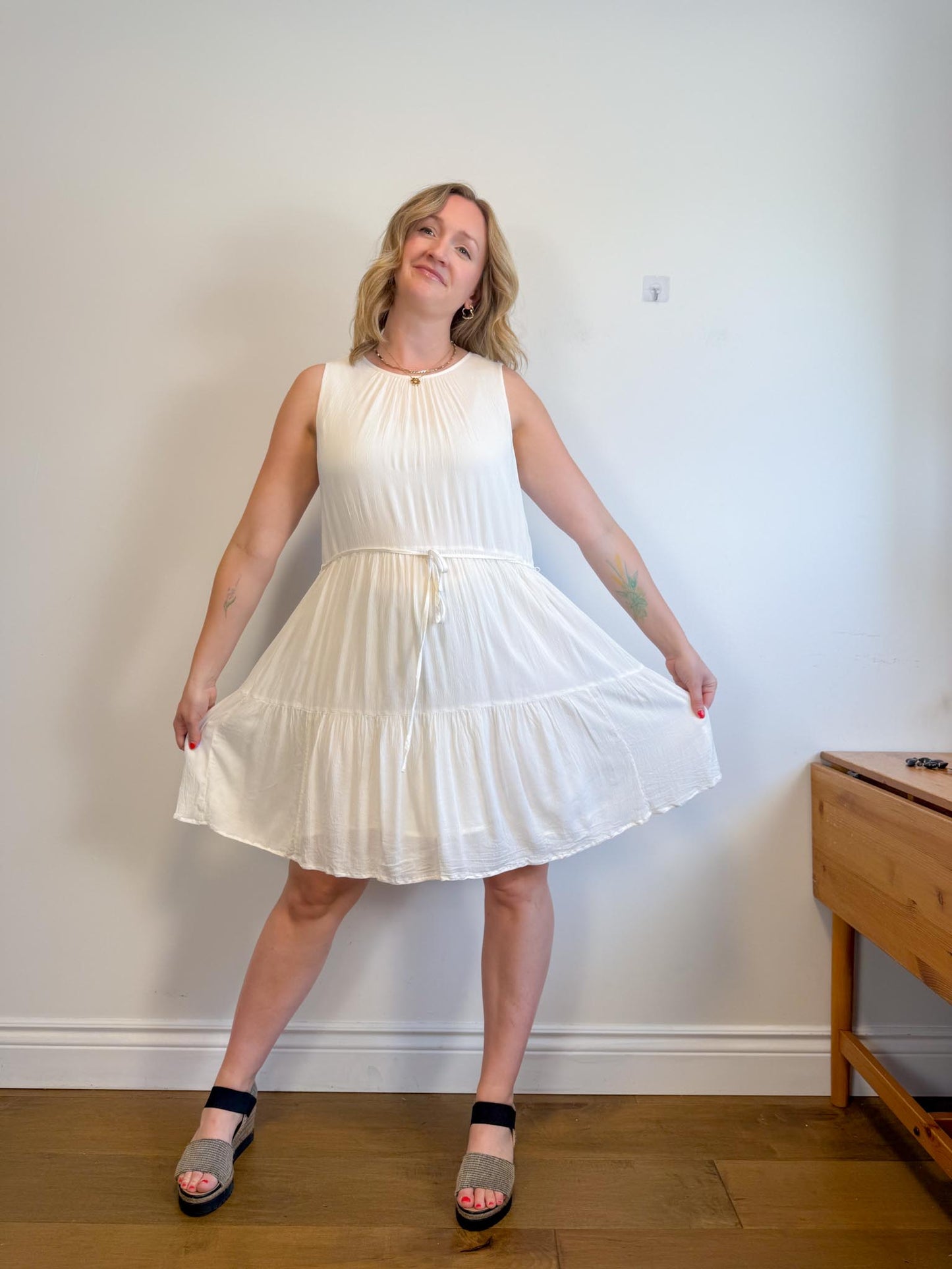 Banana Republic Tiered Mini Dress in White (Size L)