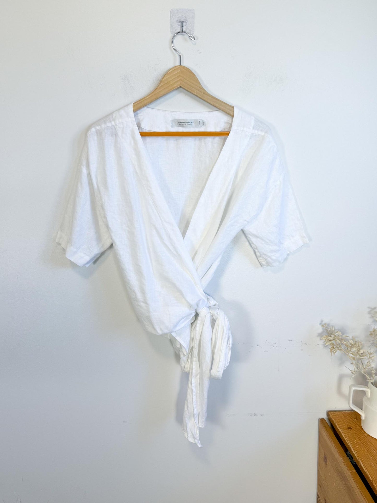 Simons Contemporaine Linen Wrap Top in White (Size M)