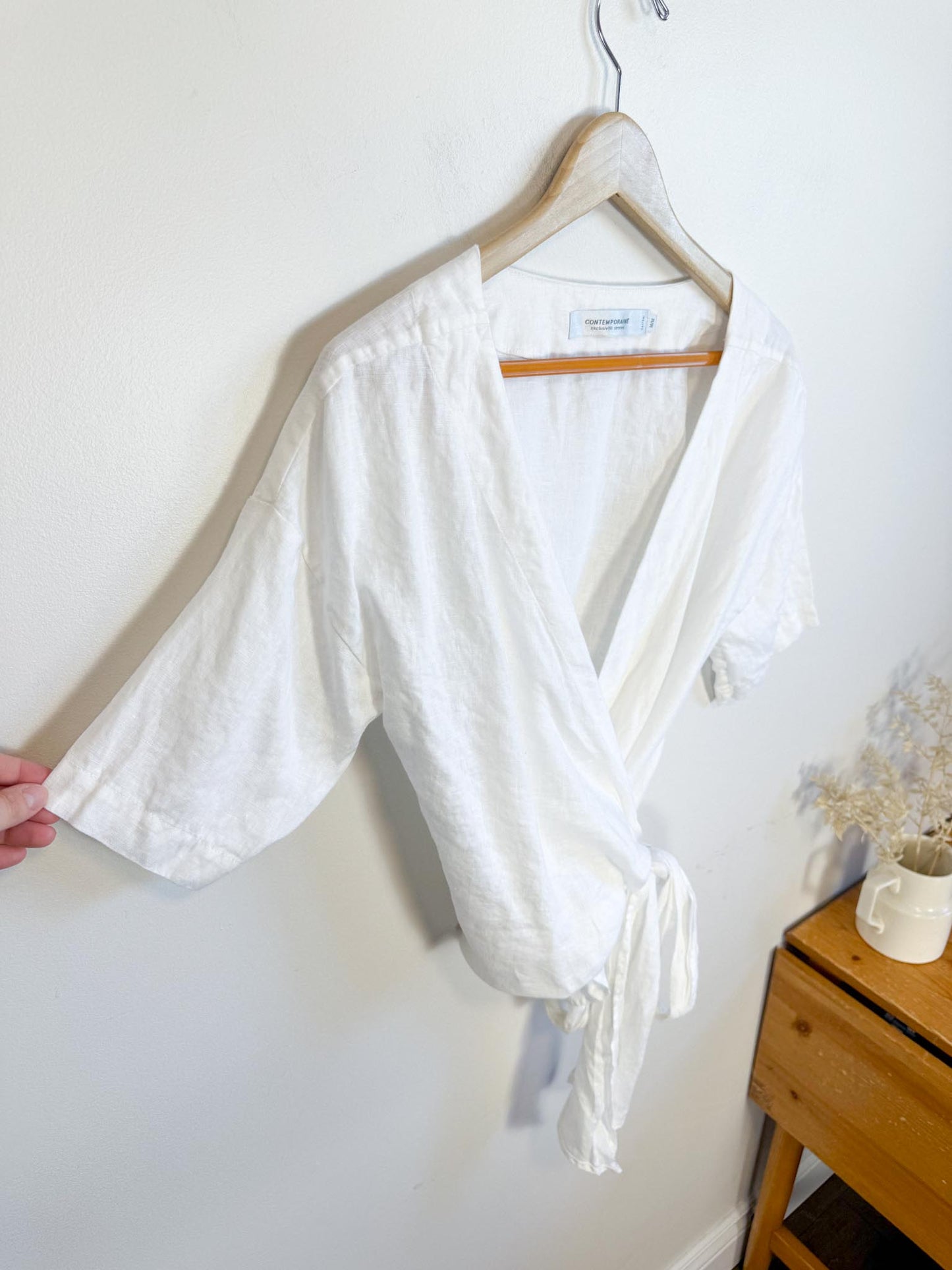 Simons Contemporaine Linen Wrap Top in White (Size M)