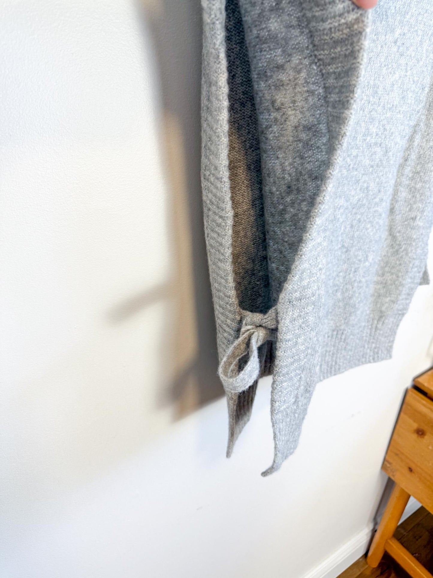 WITCHERY Turtleneck Sweater Vest in Grey (Size L)