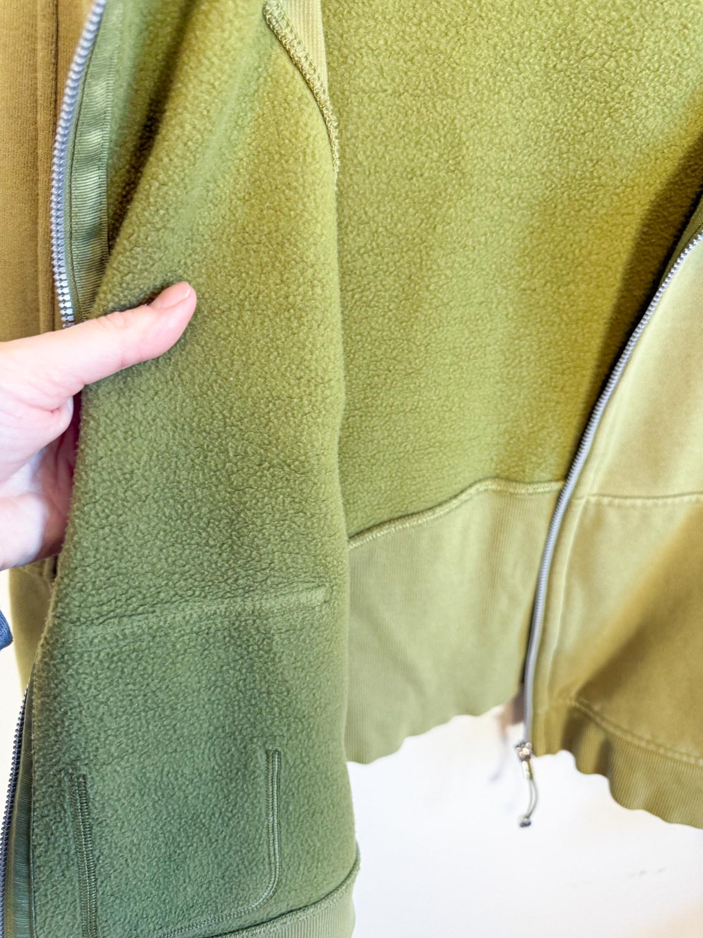 Lululemon "Scuba Oversized Full Zip Hoodie in Green" (Size XL/XXL)