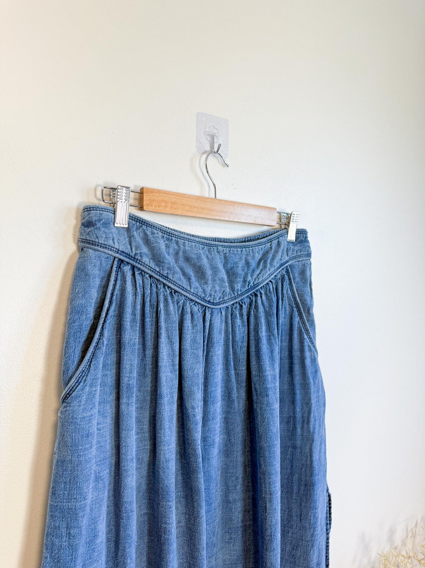 Wilfred "Gabrielle Linen Midi Skirt in Blue" (Size L)
