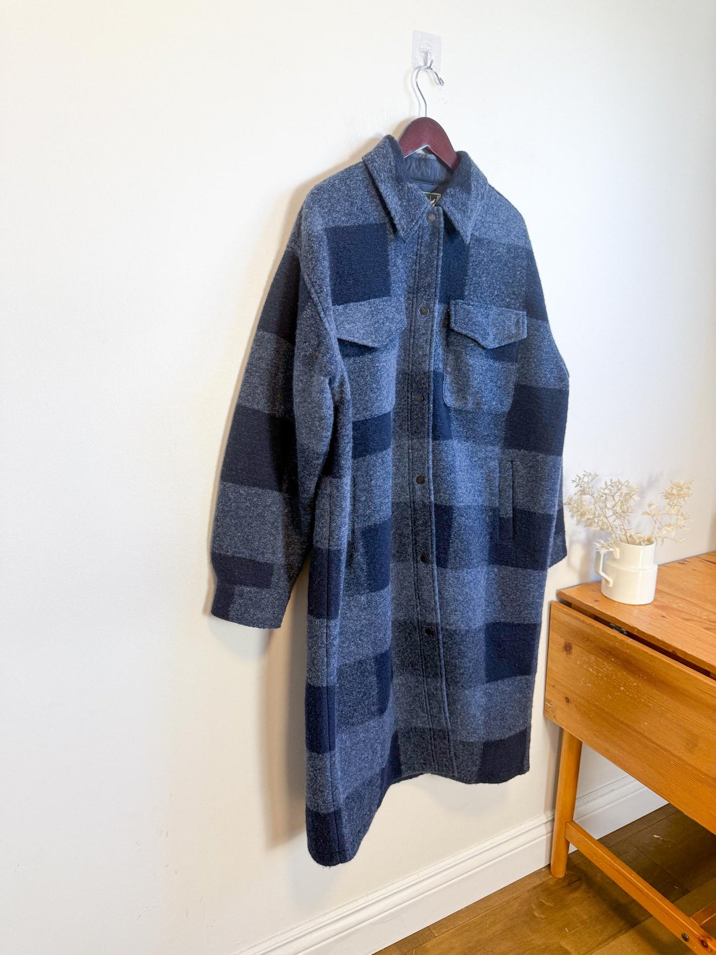 Roots "The Park Plaid Seymour Long Wool Coat in Navy" (Size XL)