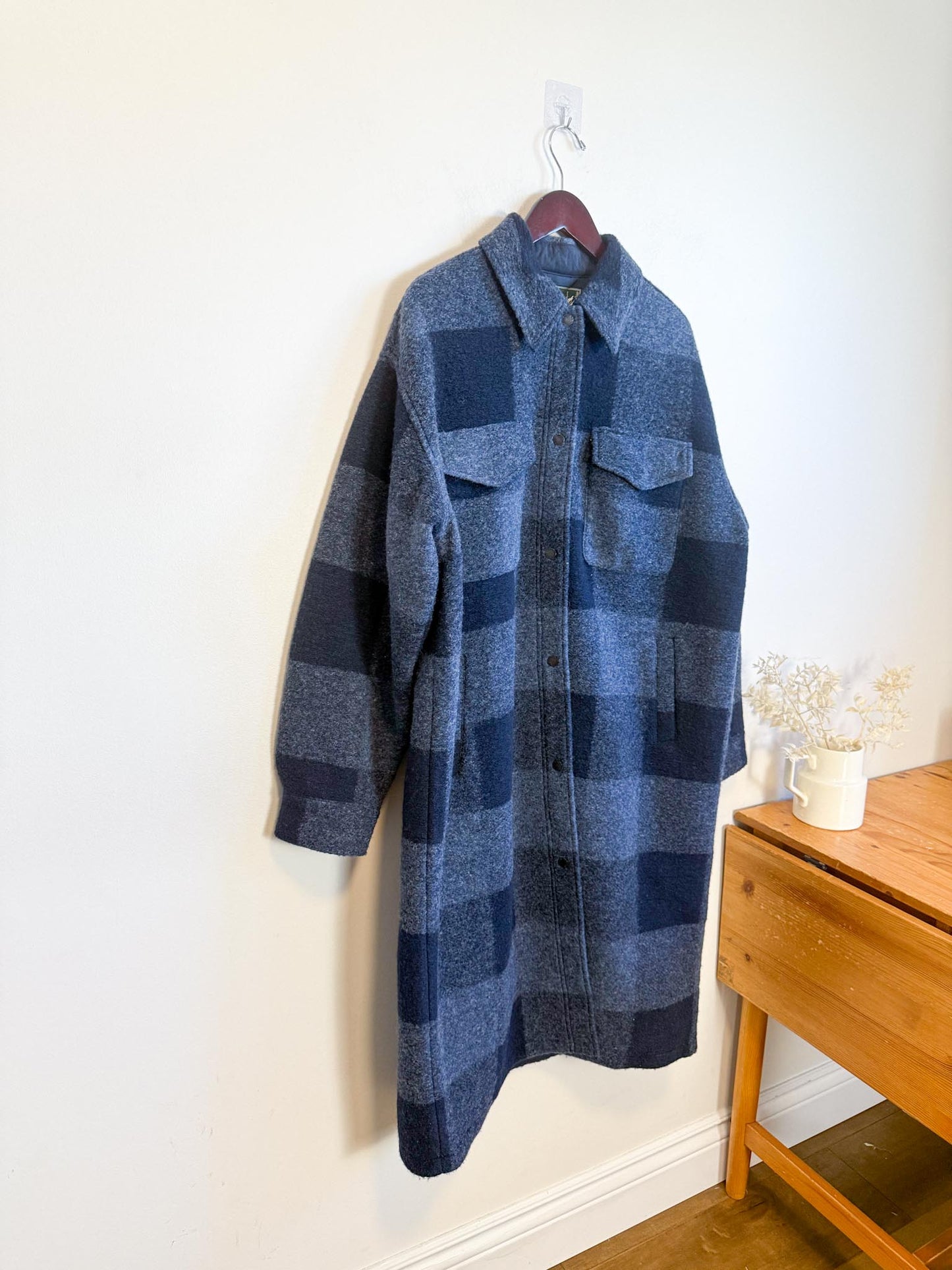 Roots "The Park Plaid Seymour Long Wool Coat in Navy" (Size XL)