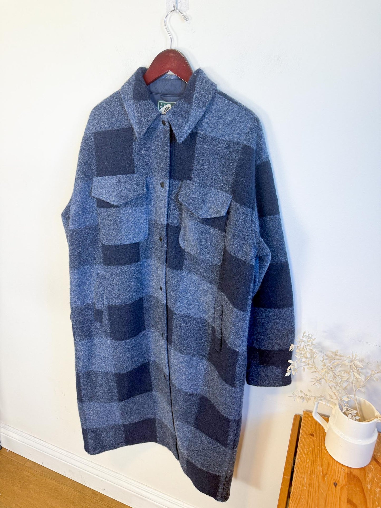Roots "The Park Plaid Seymour Long Wool Coat in Navy" (Size XL)