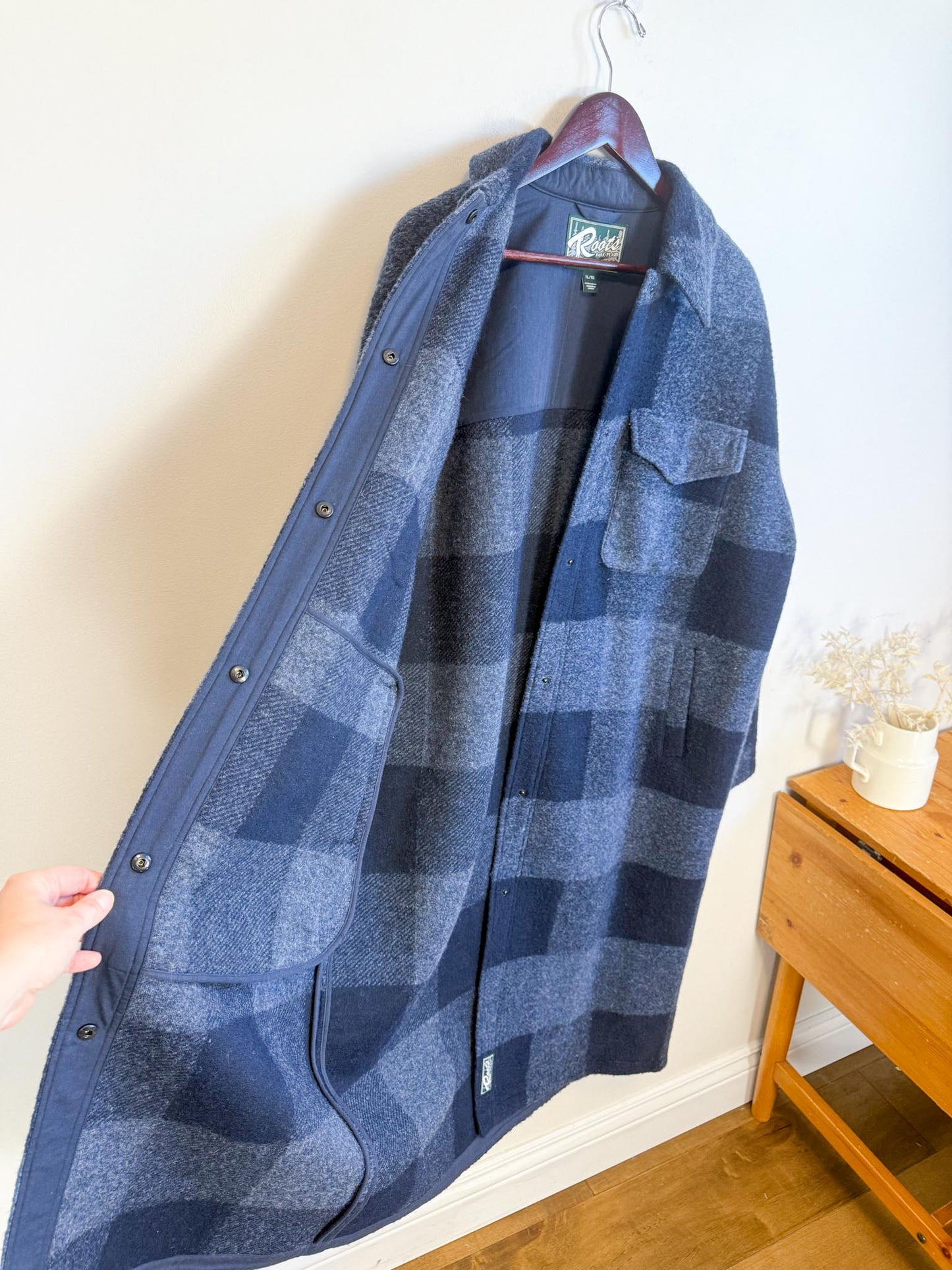 Roots "The Park Plaid Seymour Long Wool Coat in Navy" (Size XL)
