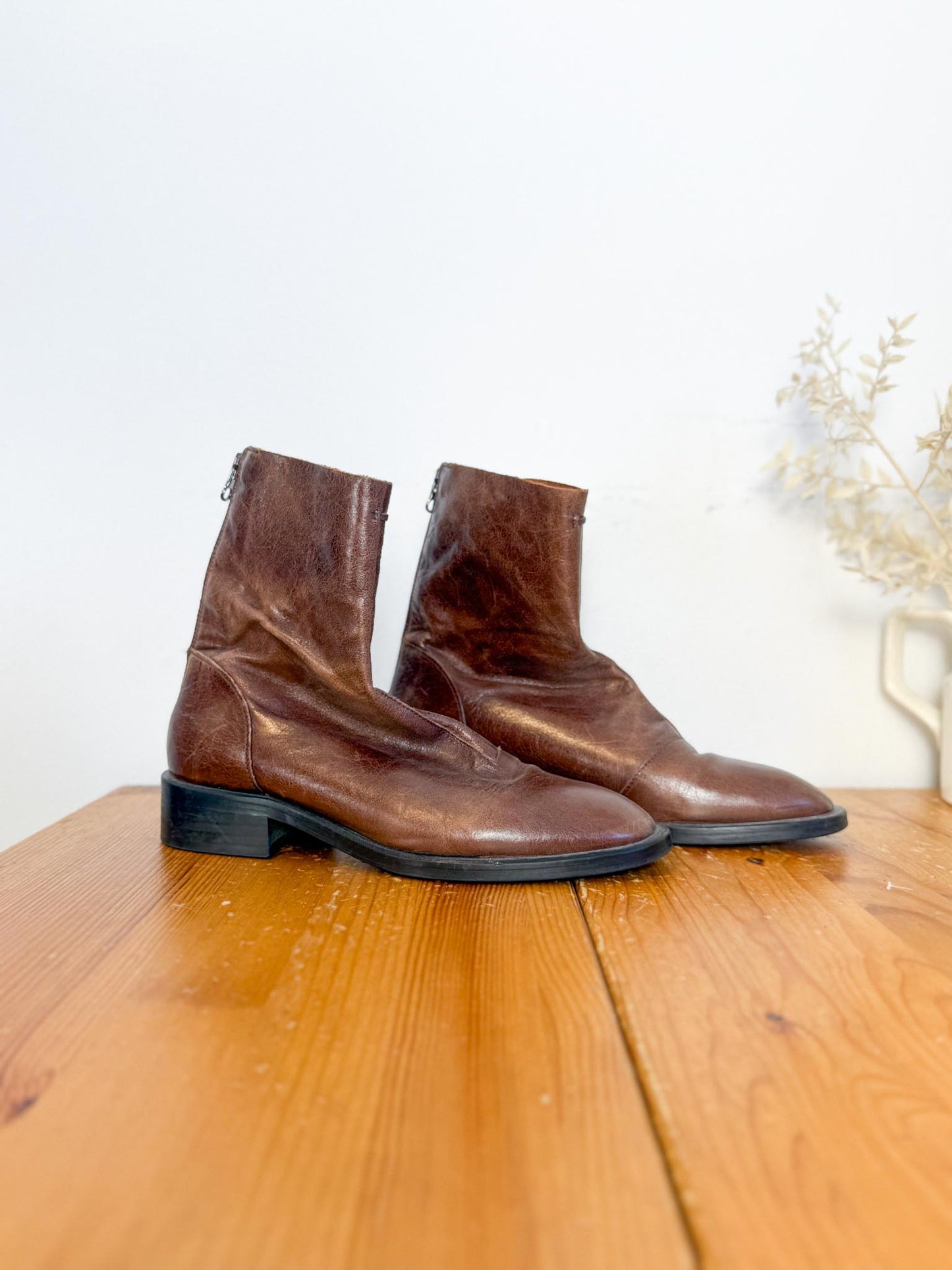 L’Intervalle Brown Leather Ankle Boots (Size 38)