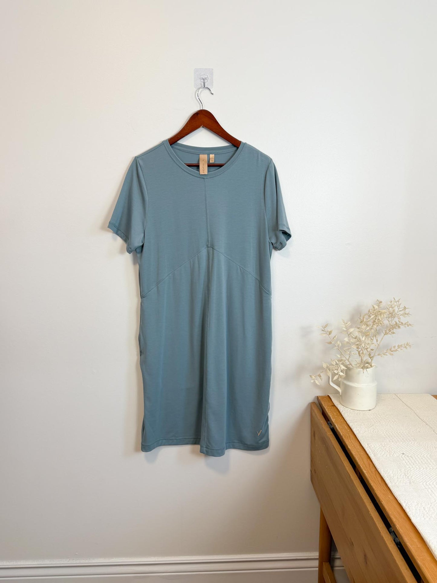 INDYEVA Slow Fashion "Short Sleeve KUIVA Dress in Slate Blue" (Size L)