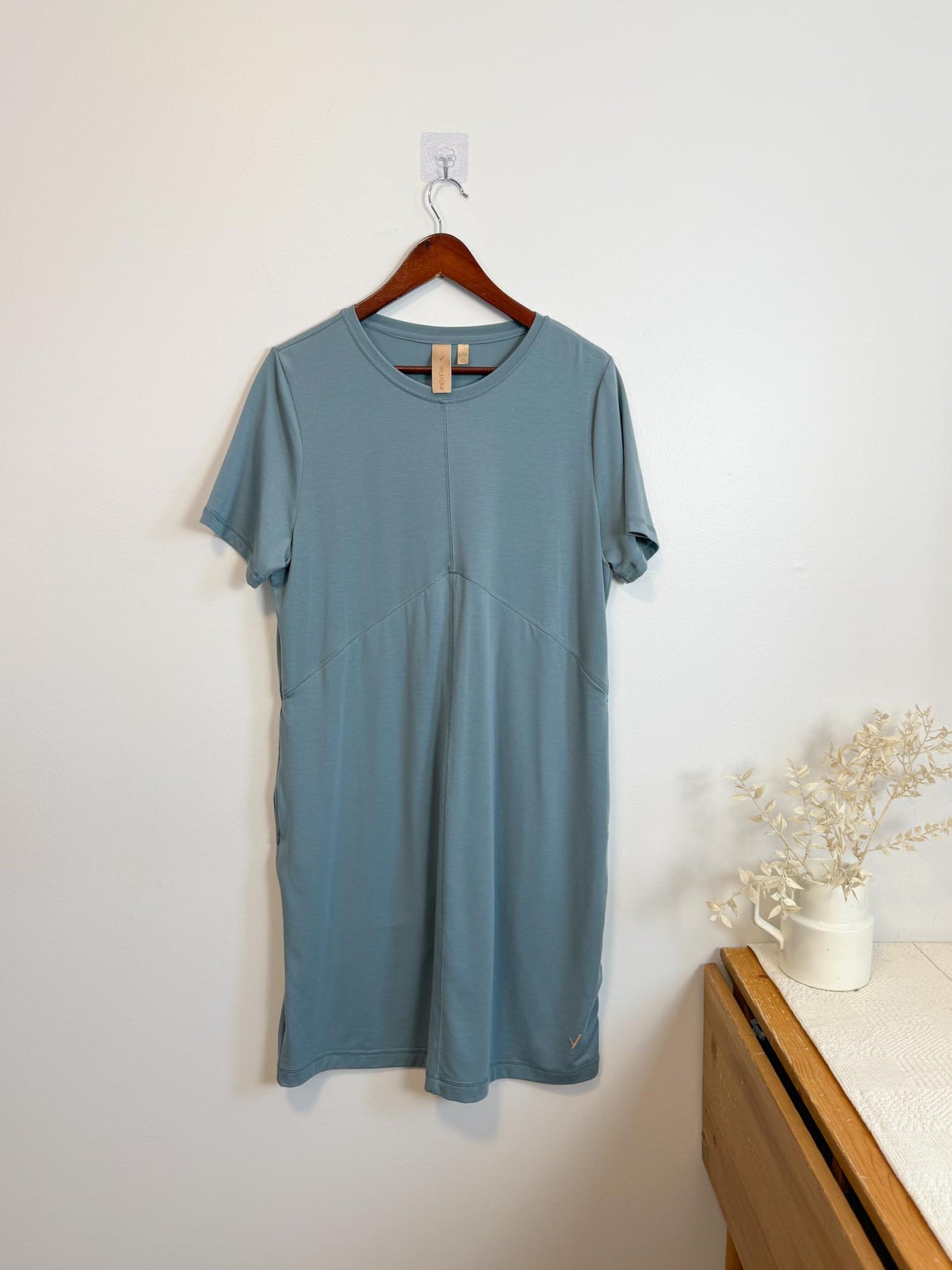 INDYEVA Slow Fashion "Short Sleeve KUIVA Dress in Slate Blue" (Size L)