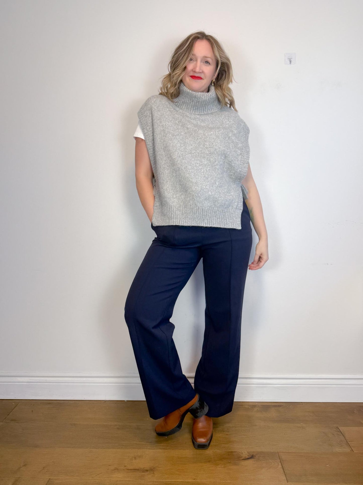 SEZANE "Bruce Trousers in Navy" (Size M/L)