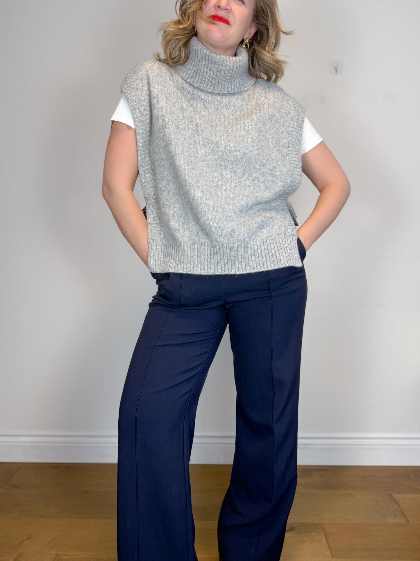 SEZANE "Bruce Trousers in Navy" (Size M/L)