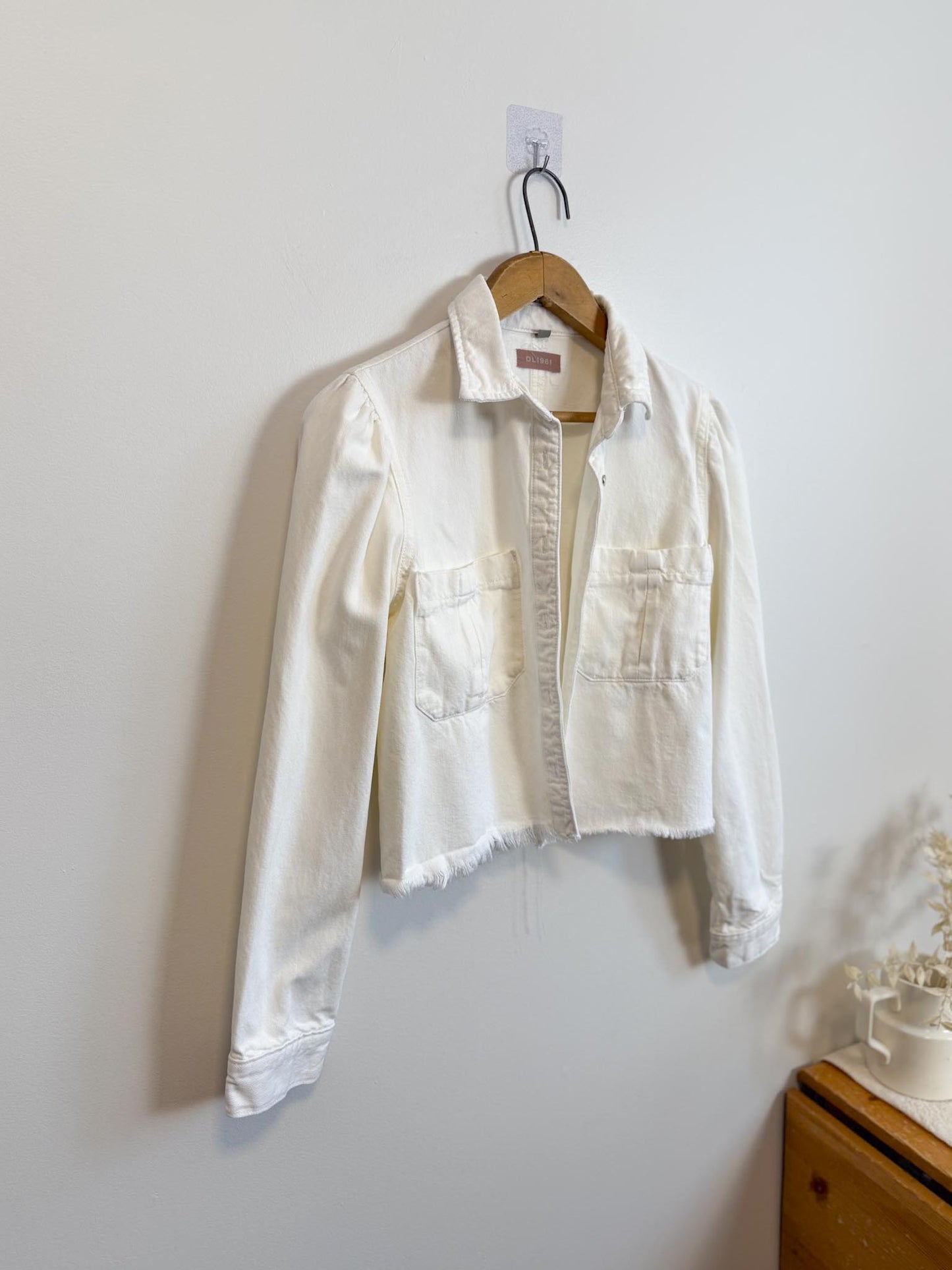 DL1961 "Simone Cropped Shirt in White" (Size S)