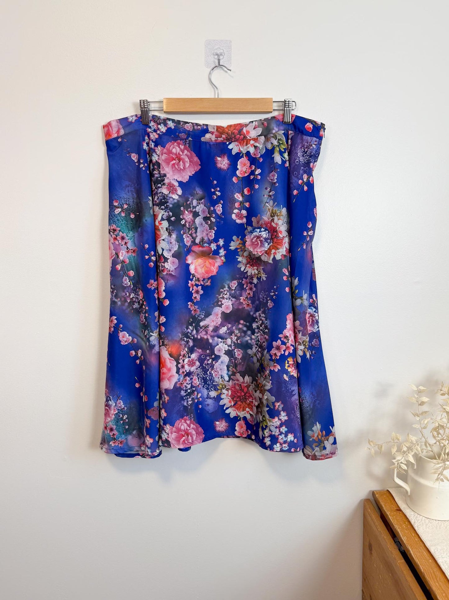 Modcloth Floral Skirt in Blue/Pink (Size 2X)