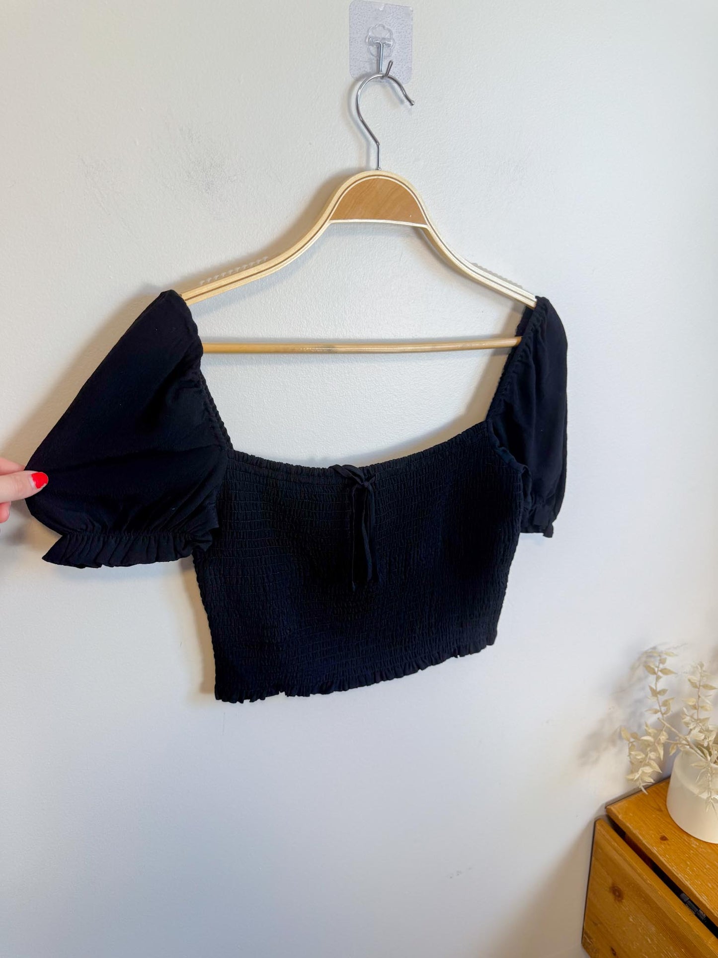 Wilfred Presley Ruched Crop Top in Black (Size M)