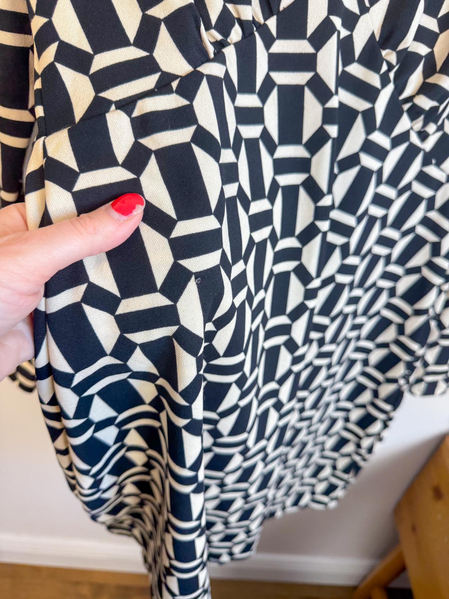 Mango Geometric Print Dress in Black/White (Size L)