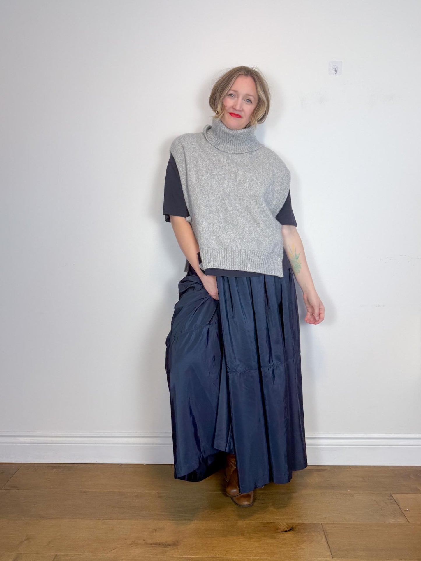 Full Maxi Skirt in Navy (Size L)