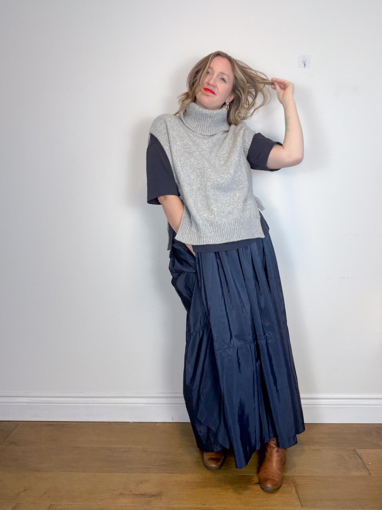 Full Maxi Skirt in Navy (Size L)