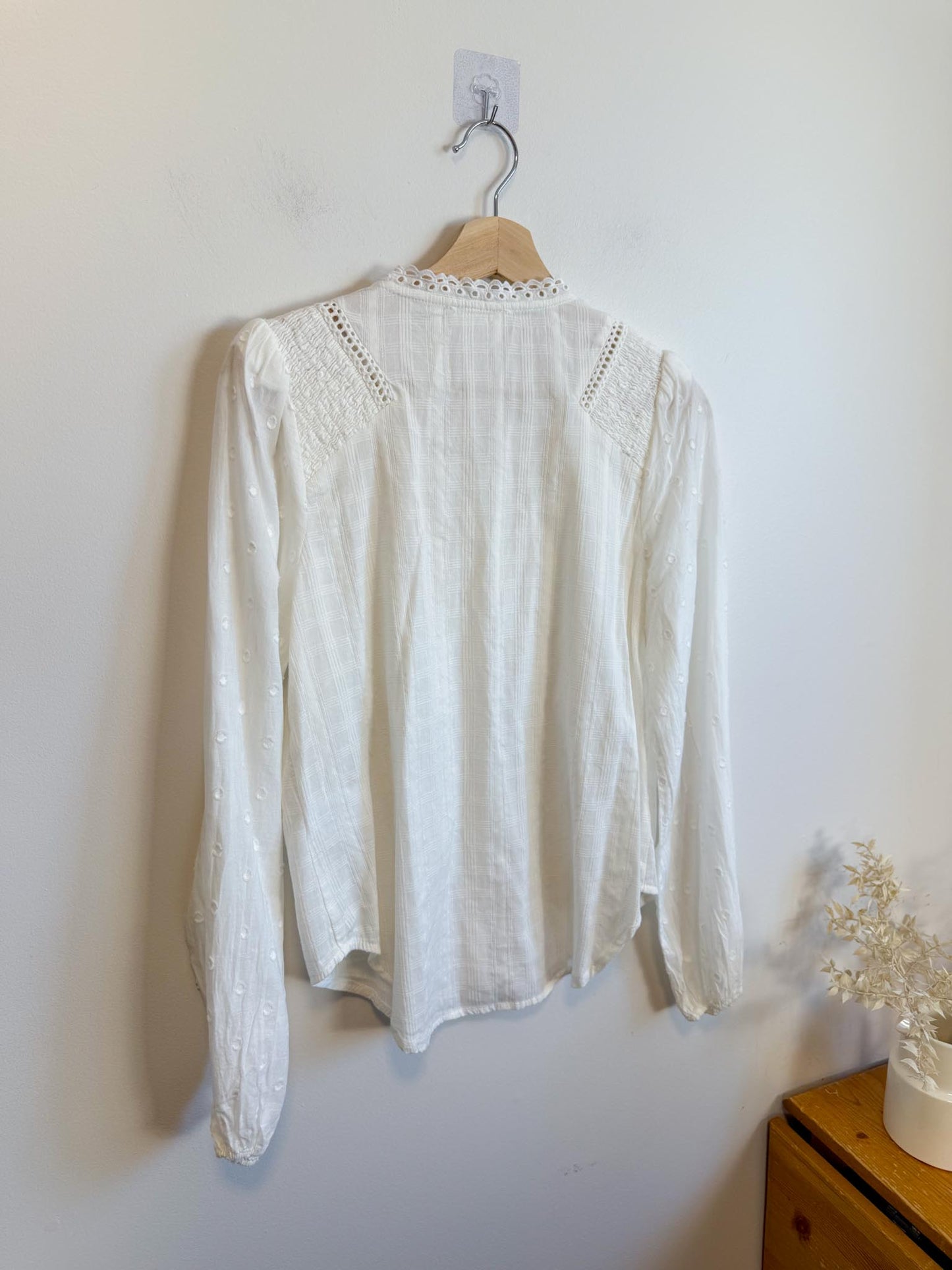 Heartloom White Eyelet Blouse (Size M)