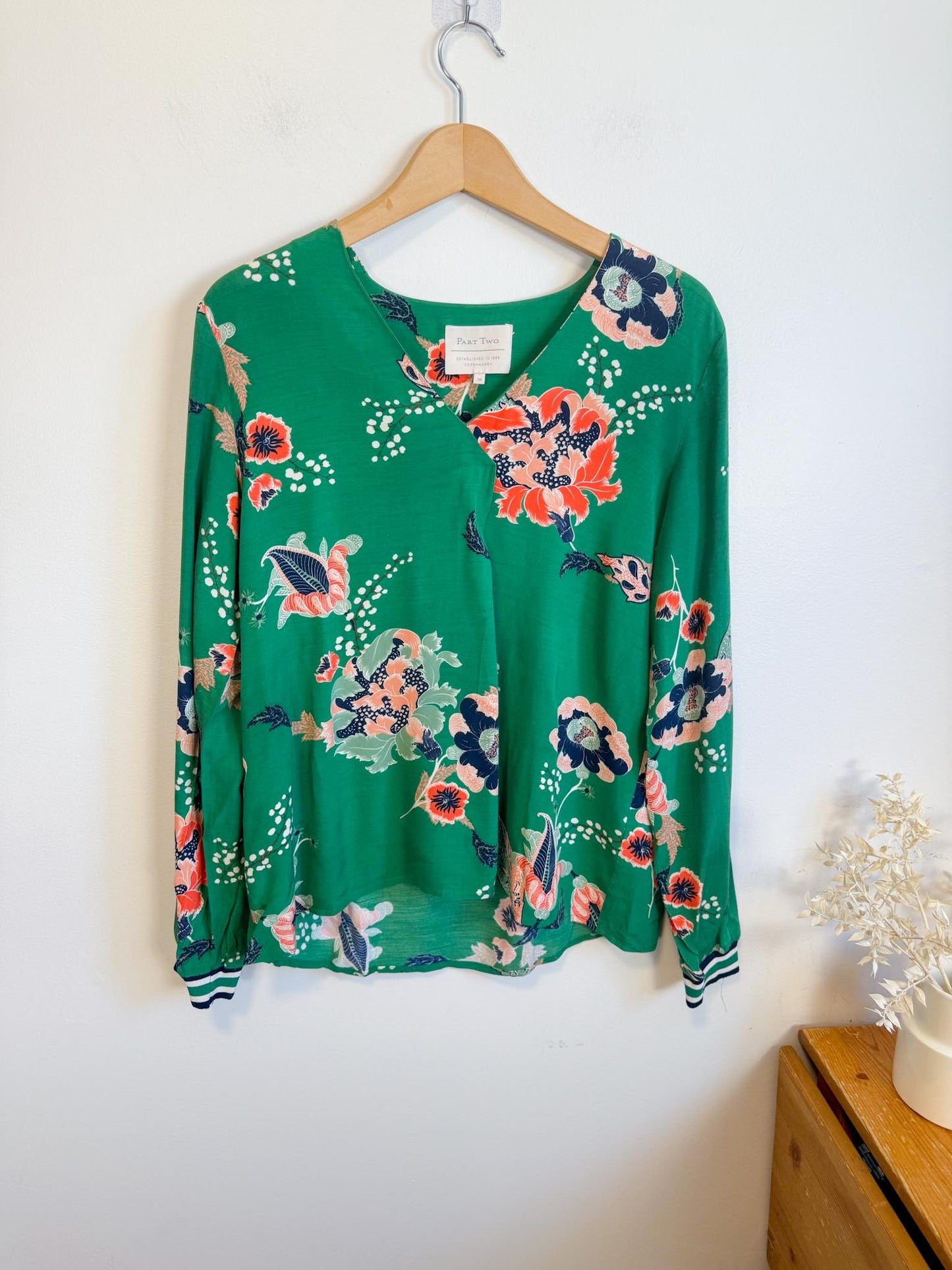Part Two "Pax Blouse in Green Floral" (Size M/L)