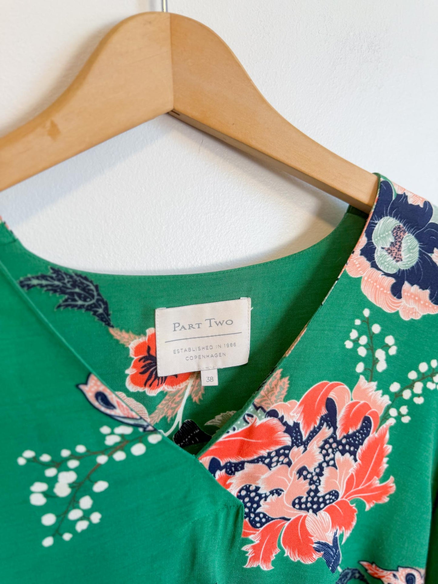 Part Two "Pax Blouse in Green Floral" (Size M/L)